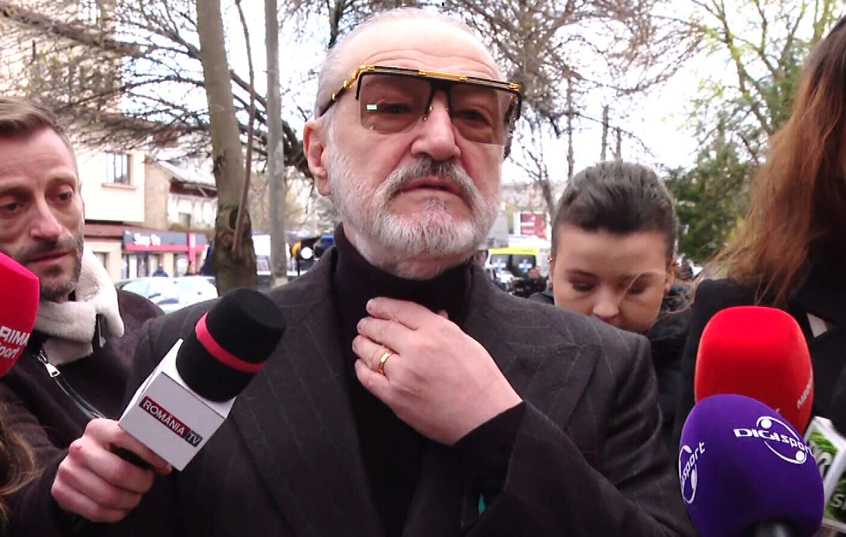 Imagine Stire Grecilor nu le-a venit să creadă! Ce a făcut Gigi Becali la înmormântarea lui Mircea Lucescu: Șochează | 2review.ro