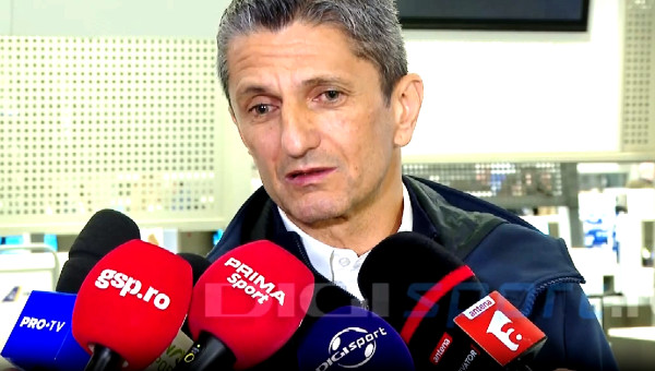 Ce imagini! Răzvan Lucescu s-a învinovățit singur și a început să plângă, la plecarea din România