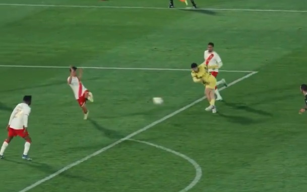 ”Dați-i 'Puskasul' acum!”. Și-au pus mâinile în cap, după ce a dat rabona din afara careului: ”E o nebunie!”