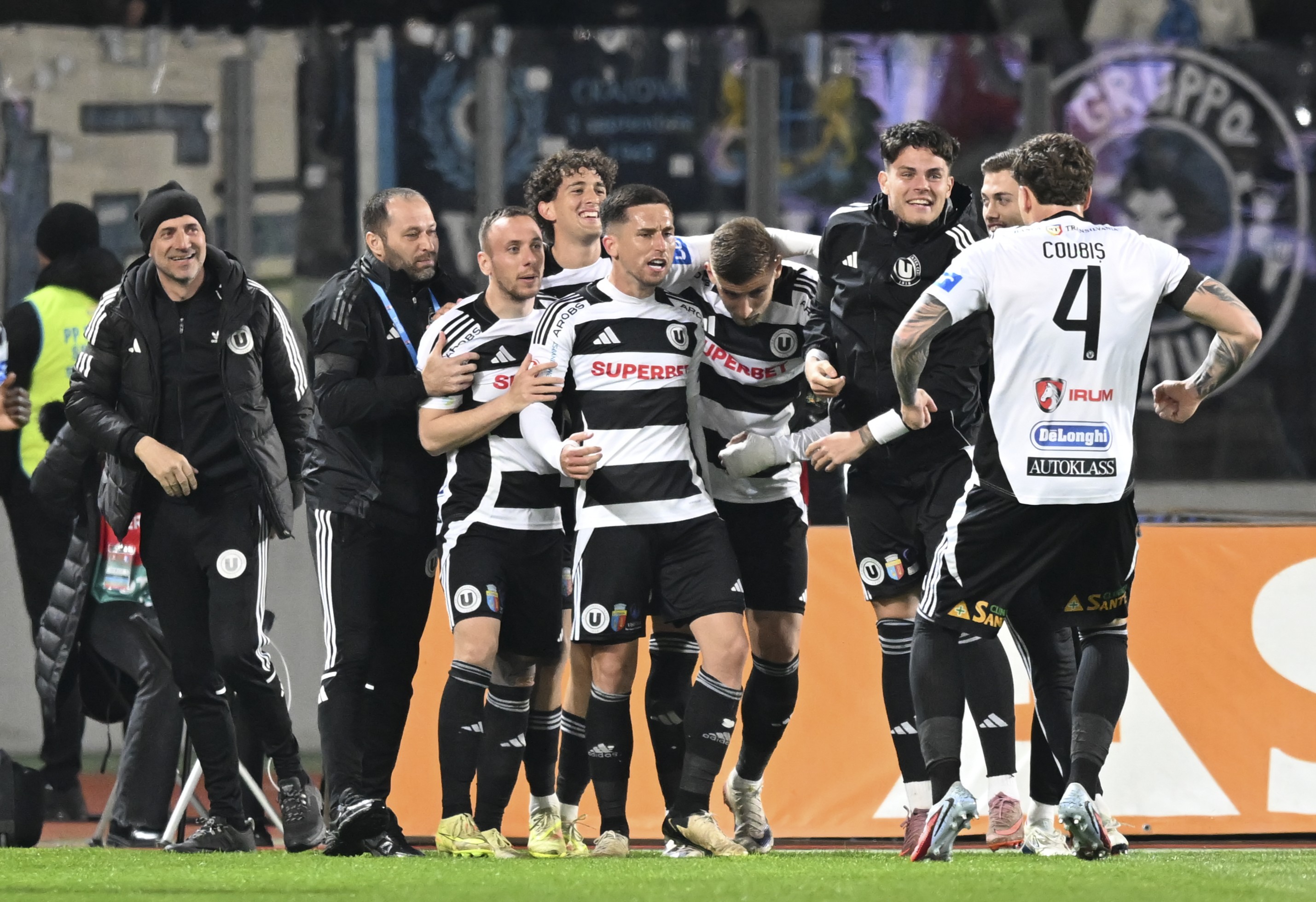 Imagine Stire Neașteptat! Ce prime așteaptă jucătorii de la ”U” Cluj, după victoria cu 4-0 în fața Universității Craiova | 2review.ro