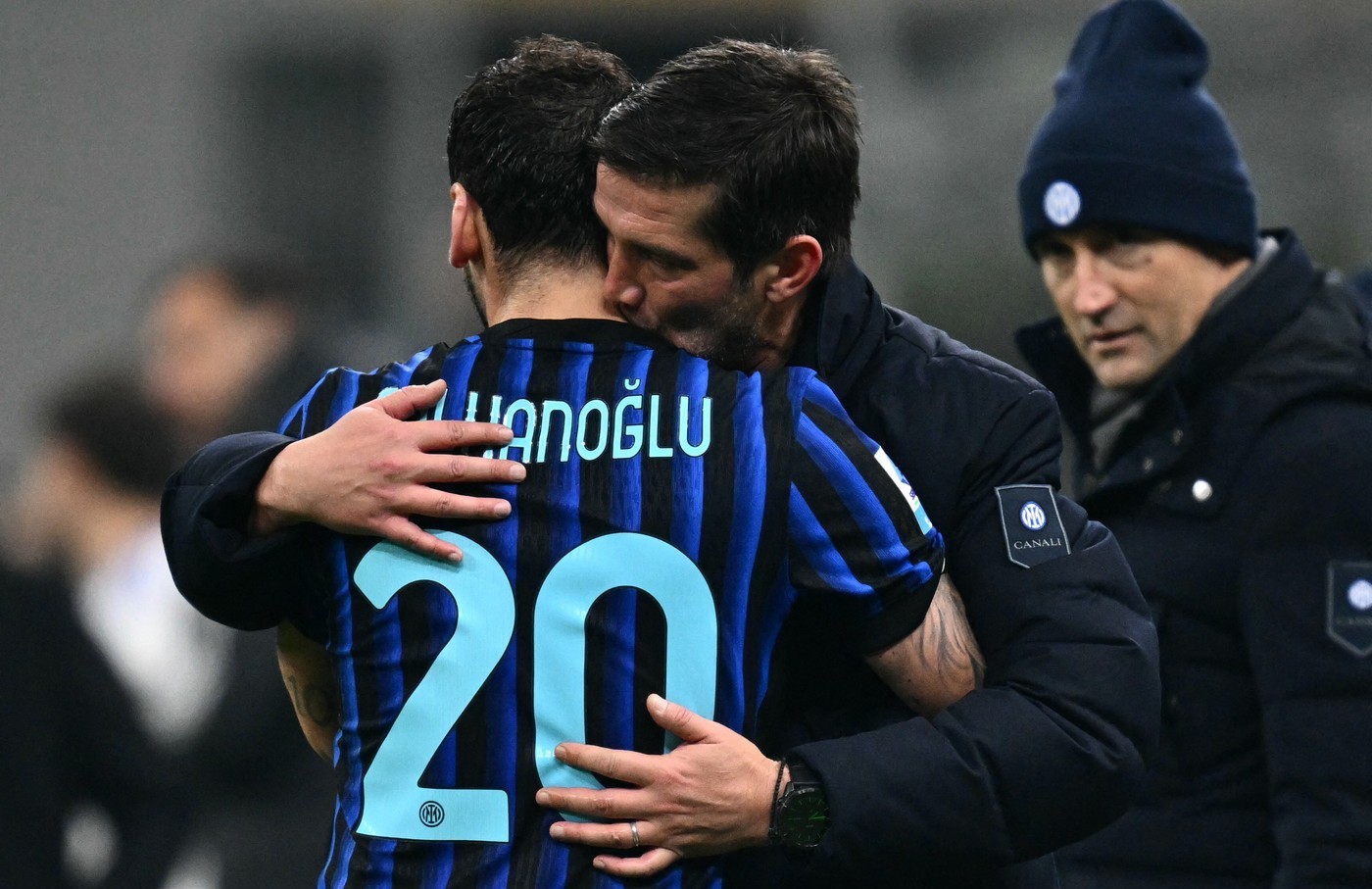 Imagine Stire Cristi Chivu a primit răspunsul chiar de la impresarul lui Hakan Calhanoglu! Inter vrea să îi ofere prelungirea | 2review.ro