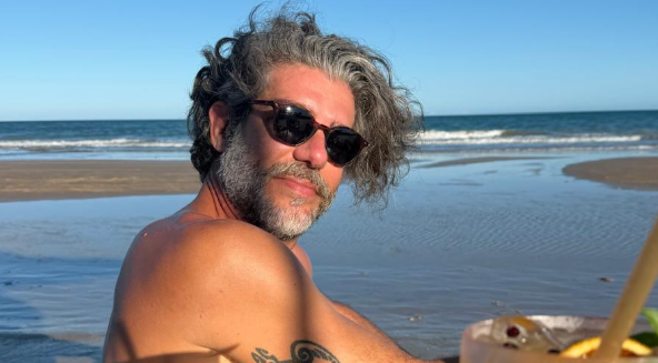 Imagine Stire Și-a dat demisia și a ”dispărut”, iar la 51 de ani ”nimeni nu l-ar recunoaște pe stradă”: ”Slujba m-a epuizat mult” | 2review.ro