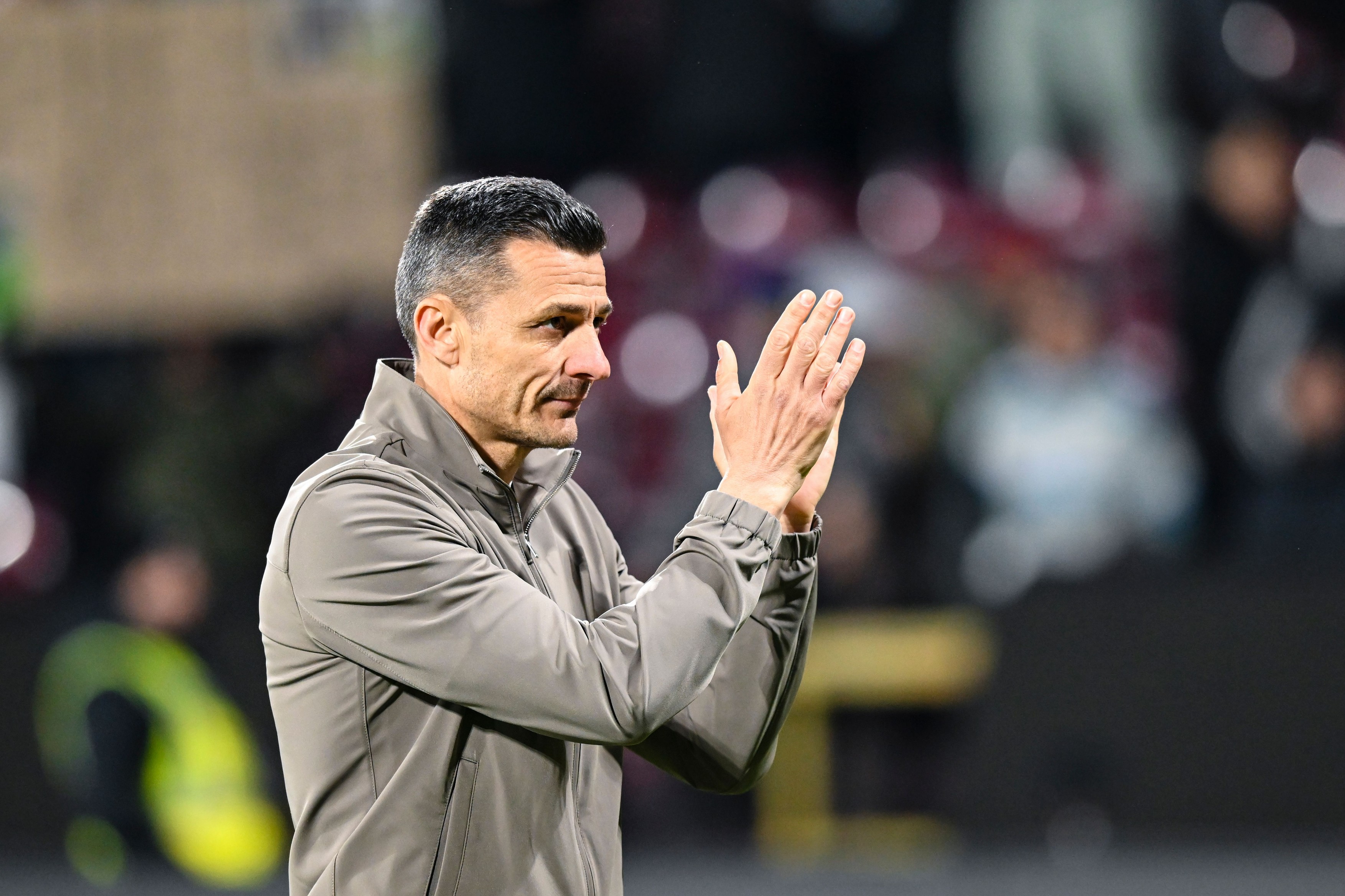 Imagine Stire Costel Gâlcă a reacționat, după ce s-a scris că va pleca de la Rapid: ”Păi, ce vreți să fac?” | 2review.ro