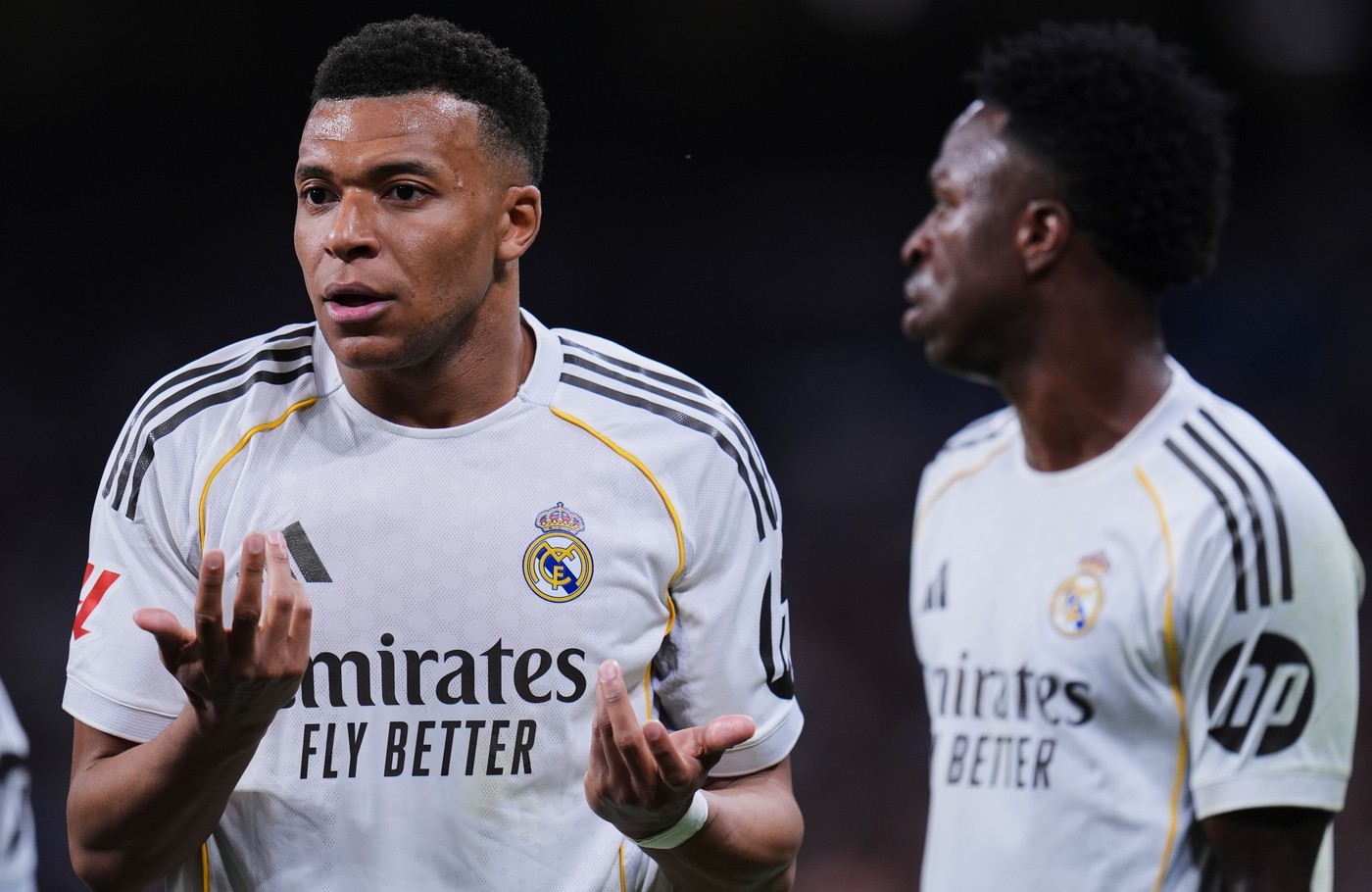 Alertă la Real Madrid: 5 jucători riscă suspendarea! Kylian Mbappe și Vinicius sunt și ei pe listă