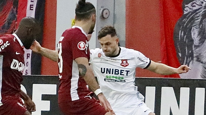 Dennis Politic, OUT de o lună de la Hermannstadt! Ce se întâmplă cu fotbalistul FCSB-ului