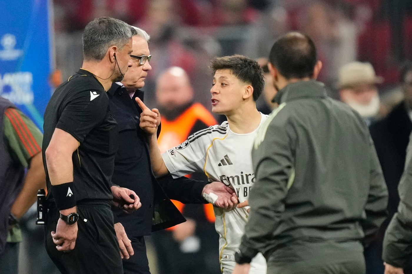 Arda Guler s-a dus la Slavko Vincic și i-a spus ceva ce probabil n-a mai auzit în viața lui. Roșu DIRECT!