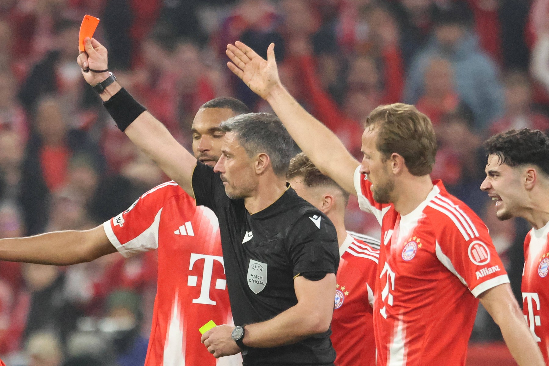 ”Arbitrul a procedat corect”. A precizat ce i-a zis Vincic lui Camavinga, înainte să-l elimine