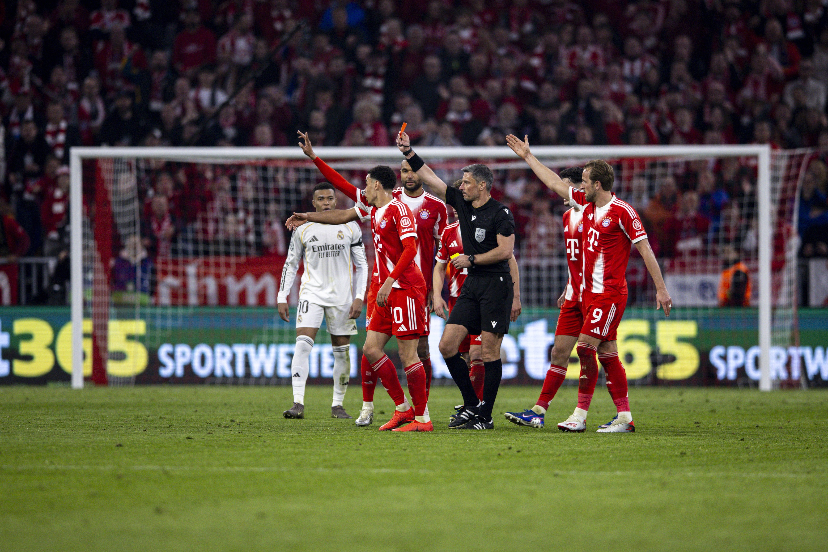 S-a scris istorie la Bayern Munchen - Real Madrid 4-3