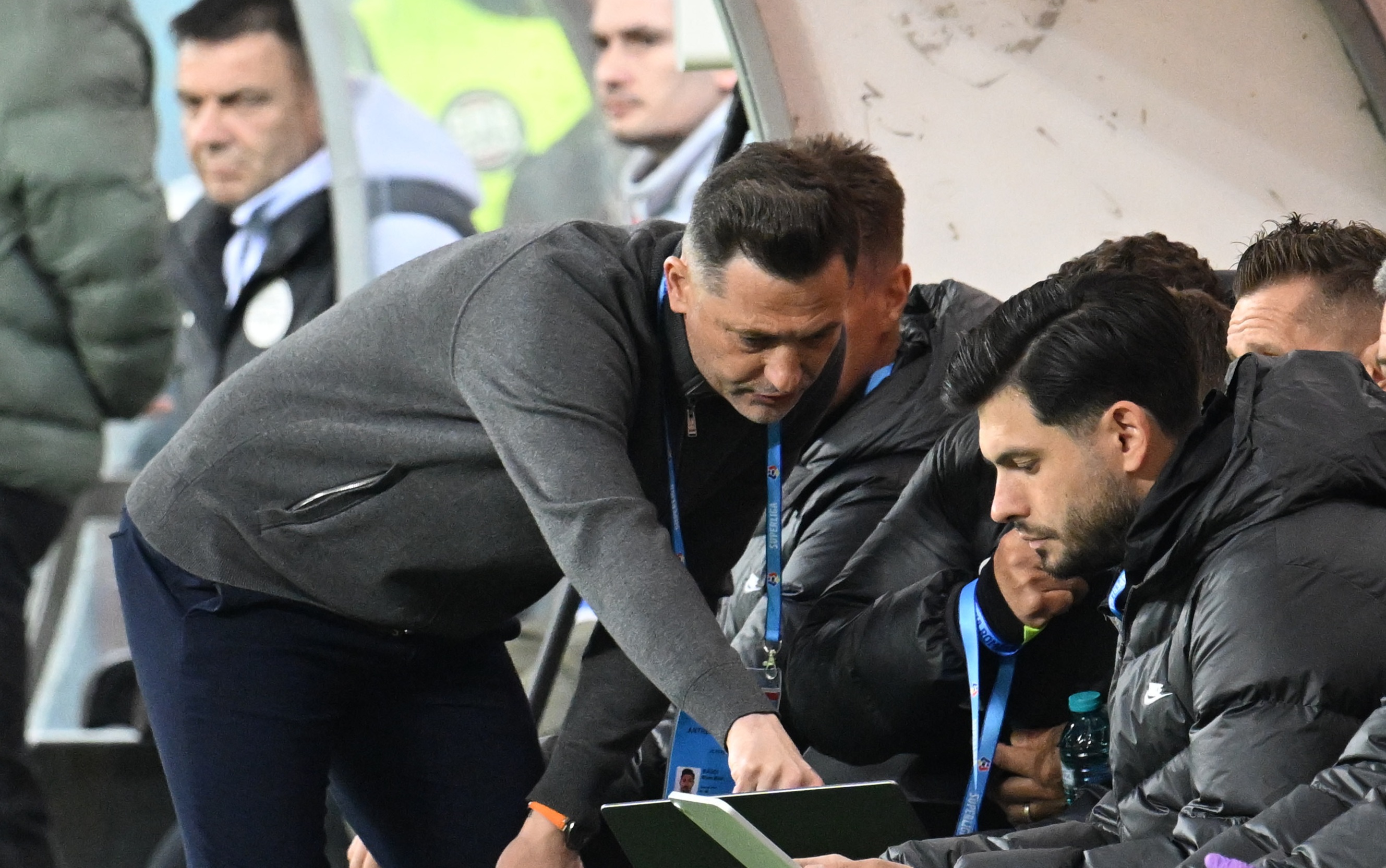 Mirel Rădoi schimbă din nou! Cine ar urma să sară din schemă la FCSB