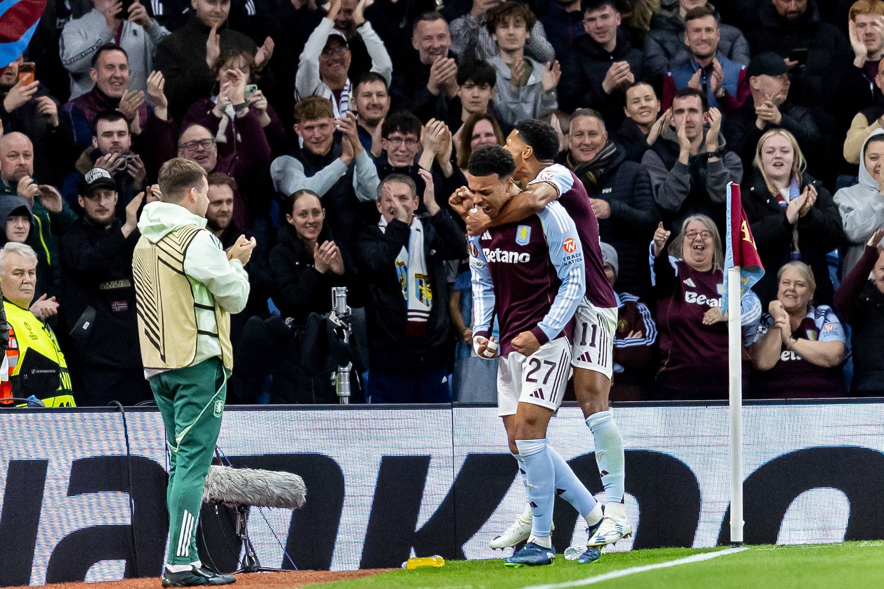 Aston Villa - Bologna 4-0. Englezii s-au calificat fără emoții în semifinalele Europa League, după 7-1 la general