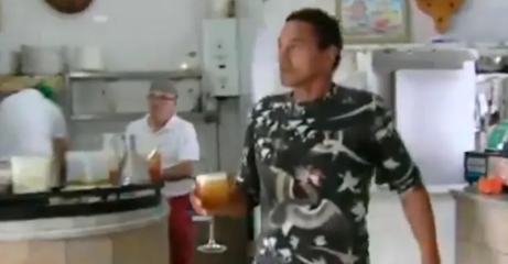 A rămas fără un picior din cauza unei felii de tort! Povestea tragică a unui star ajuns ospătar: ”Am vrut să mor”