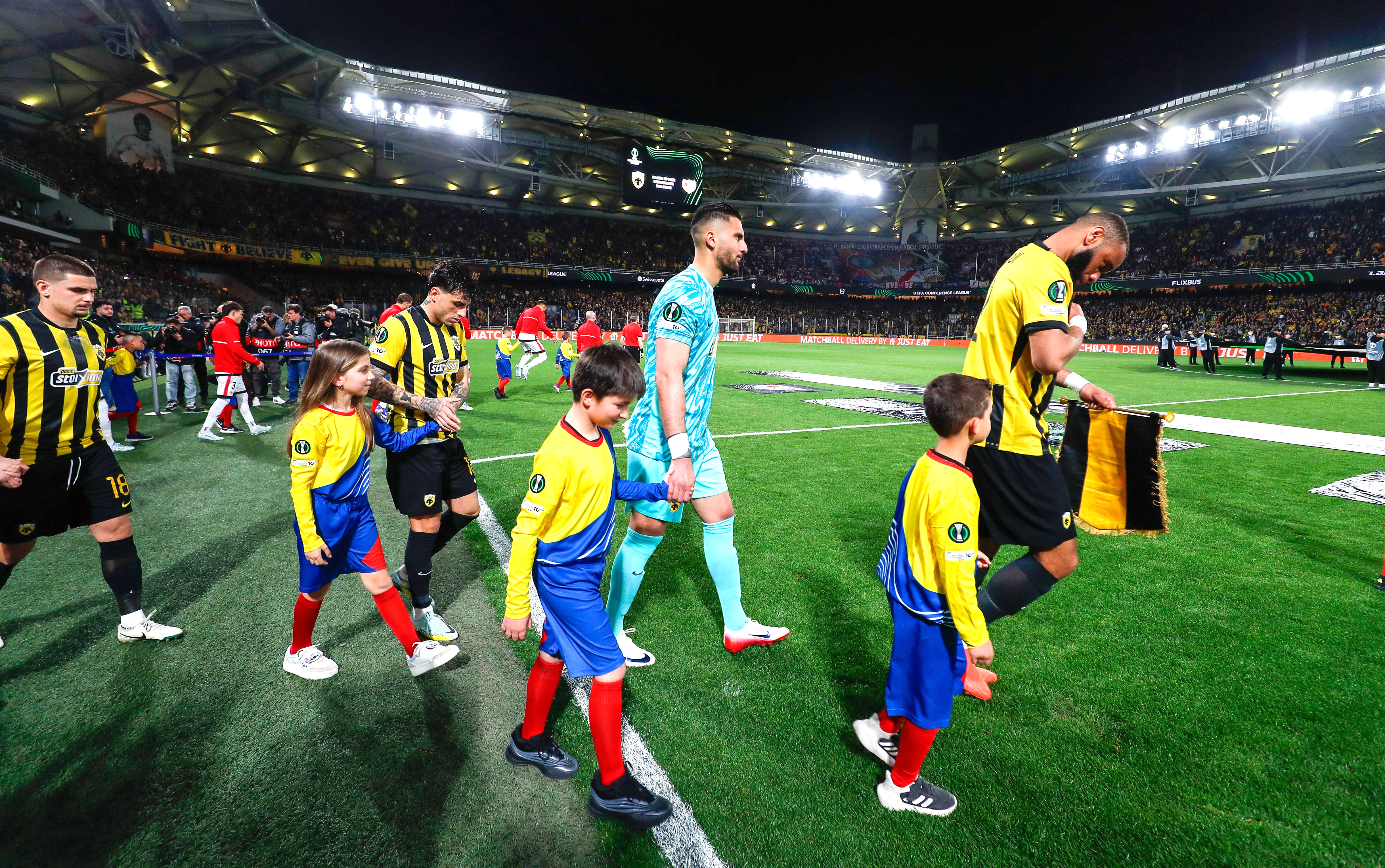 Imagine Stire Meciul românilor în Europa: AEK - Rayo 3-1! Marin și Rațiu, diferență neverosimilă la notele primite | 2review.ro