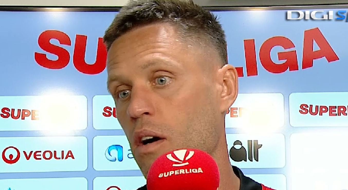 Imagine Stire Pospelov acuză dur arbitrajul, după ce a fost eliminat în Oțelul - UTA: ”Întrebați-l de ce a omorât meciul” | 2review.ro