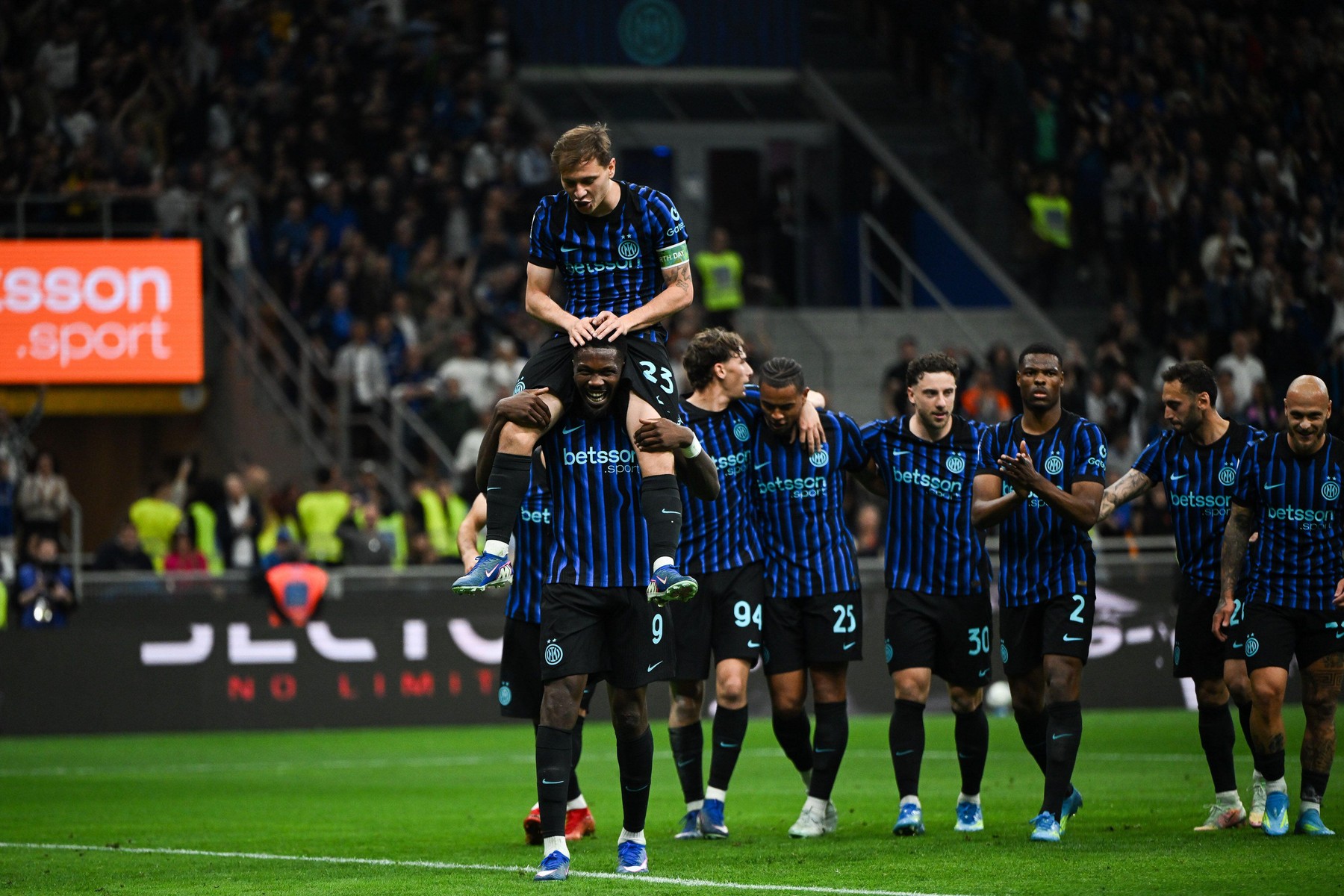 Imagine Stire Inter - Cagliari 2-0, ACUM, Digi Sport 2. GOOL! Barella a înscris și el | 2review.ro