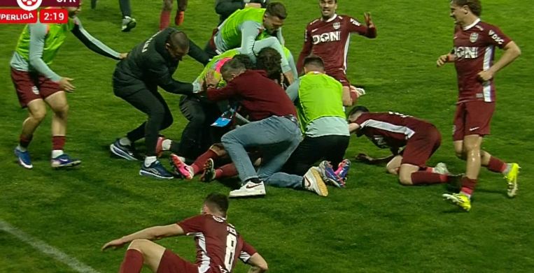 Imagine Stire Daniel Pancu ”a explodat”! Gestul făcut în finalul partidei FC Argeș - CFR Cluj | 2review.ro