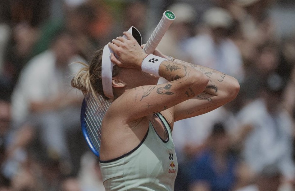 Imagine Stire ”Regina tatuajelor” din tenis riscă 4 ani de suspendare! ITIA a apărut noaptea la ușă: ”Reacţie acută de stres” | 2review.ro