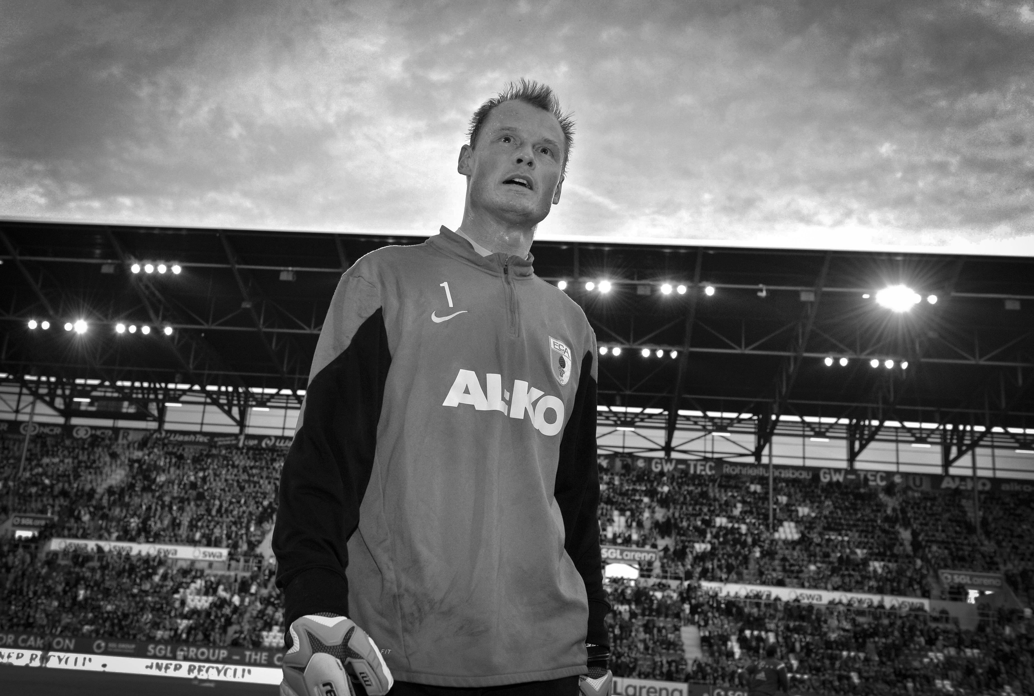 Imagine Stire Mesajul românului care a împărțit vestiarul cu Alex Manninger, decedat după ce a fost lovit de tren | 2review.ro