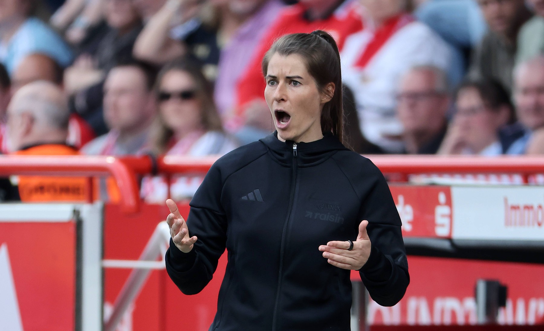 Imagine Stire Prima antrenoare din istoria Bundesligii a debutat! Rezultat neverosimil cu penultima clasată | 2review.ro