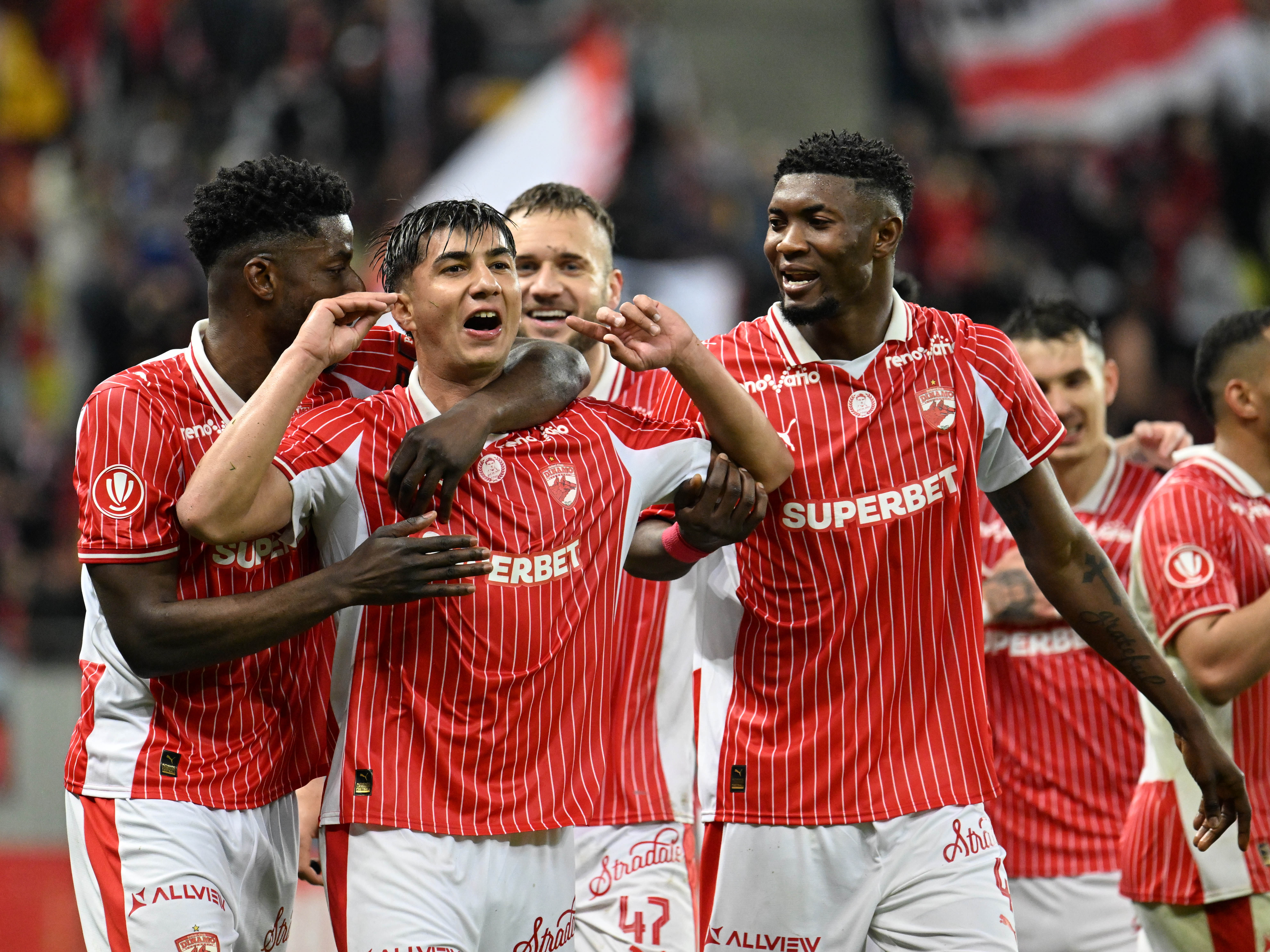 Imagine Stire Dinamo - U Cluj 2-1. Prima victorie pentru ”Câini” în play-off. ”Studenții” au ratat șansa să se desprindă în fruntea SuperLigii | 2review.ro