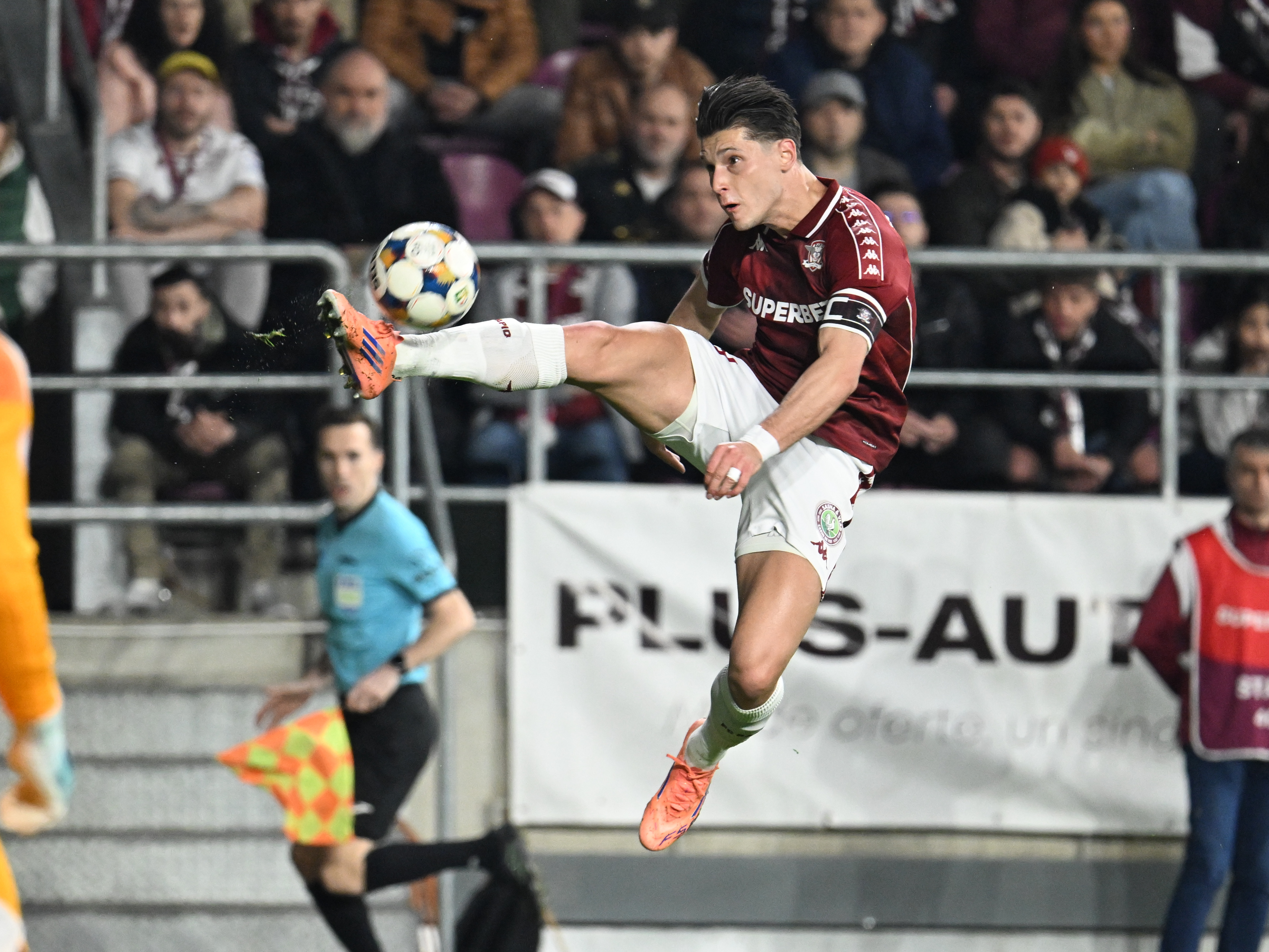 Imagine Stire Un fost jucător al Rapidului a intervenit în conflict: ”Greșeala s-a făcut când Dobre a fost ales căpitan” | 2review.ro