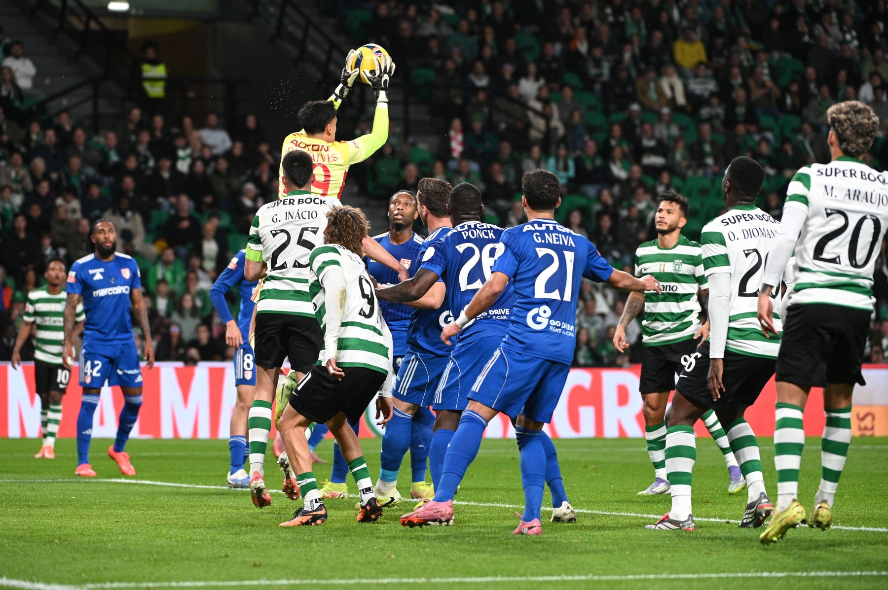 Imagine Stire Universitatea Craiova a făcut un transfer chiar înaintea meciului cu Rapid! Actele au fost înregistrate | 2review.ro