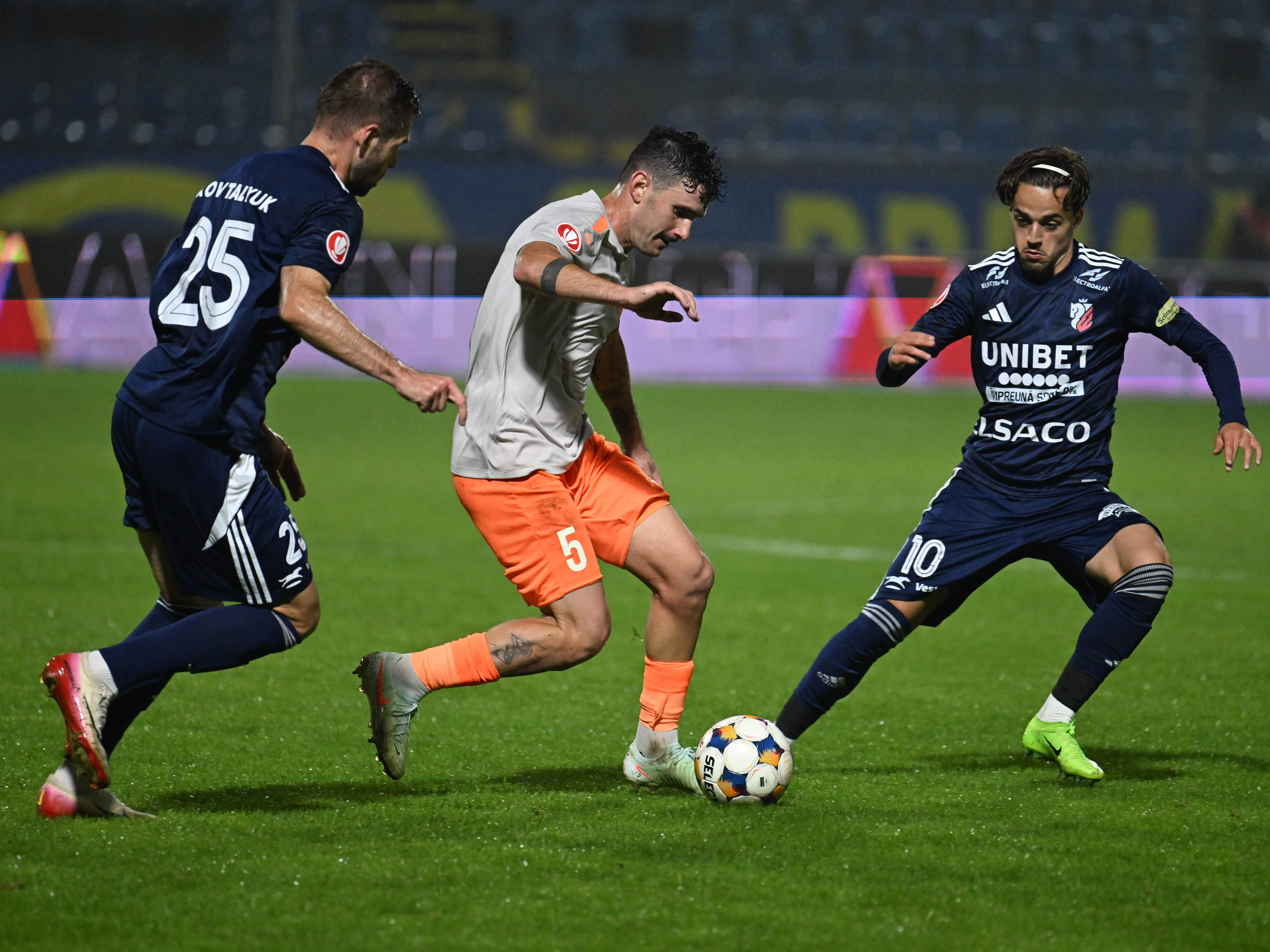 Imagine Stire FC Botoșani - Metaloglobus, LIVE VIDEO, 17:30, Digi Sport 1. Oaspeții sunt aproape retrogradați | 2review.ro