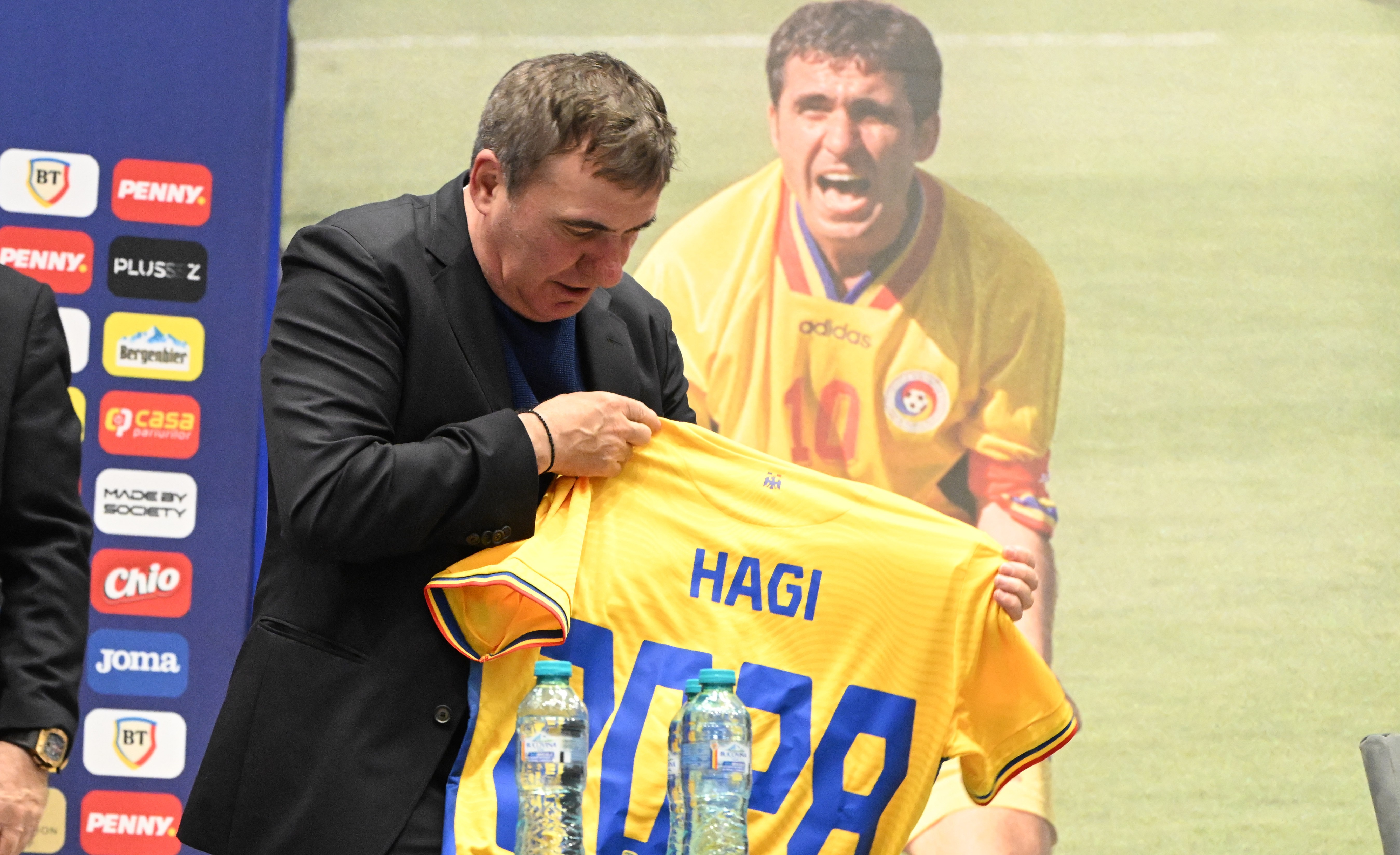 Imagine Stire Surpriză: Singurul club din SuperLiga care a avut un mesaj pentru Gică Hagi. Nu e Farul Constanța! | 2review.ro