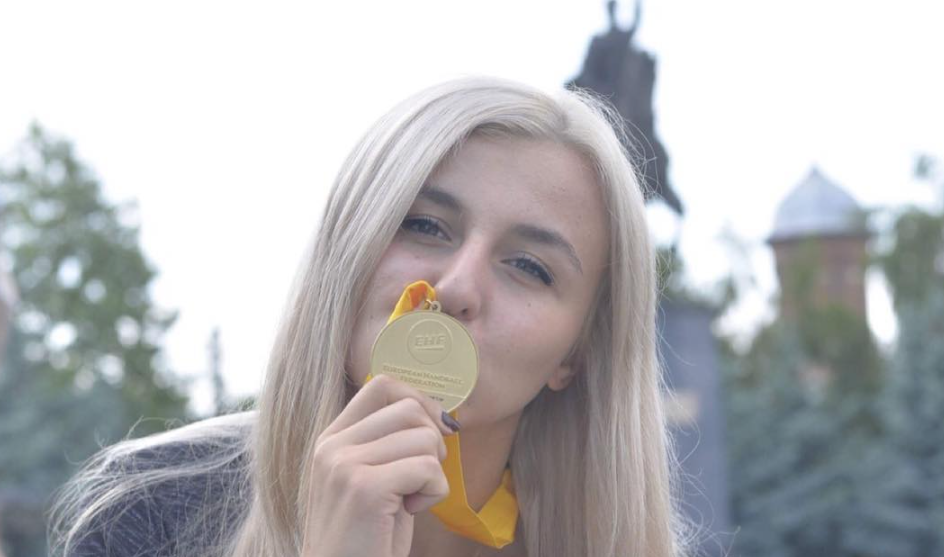 Imagine Stire Transfer important la CSM București! Fosta câștigătoare a Cupei EHF a semnat | 2review.ro