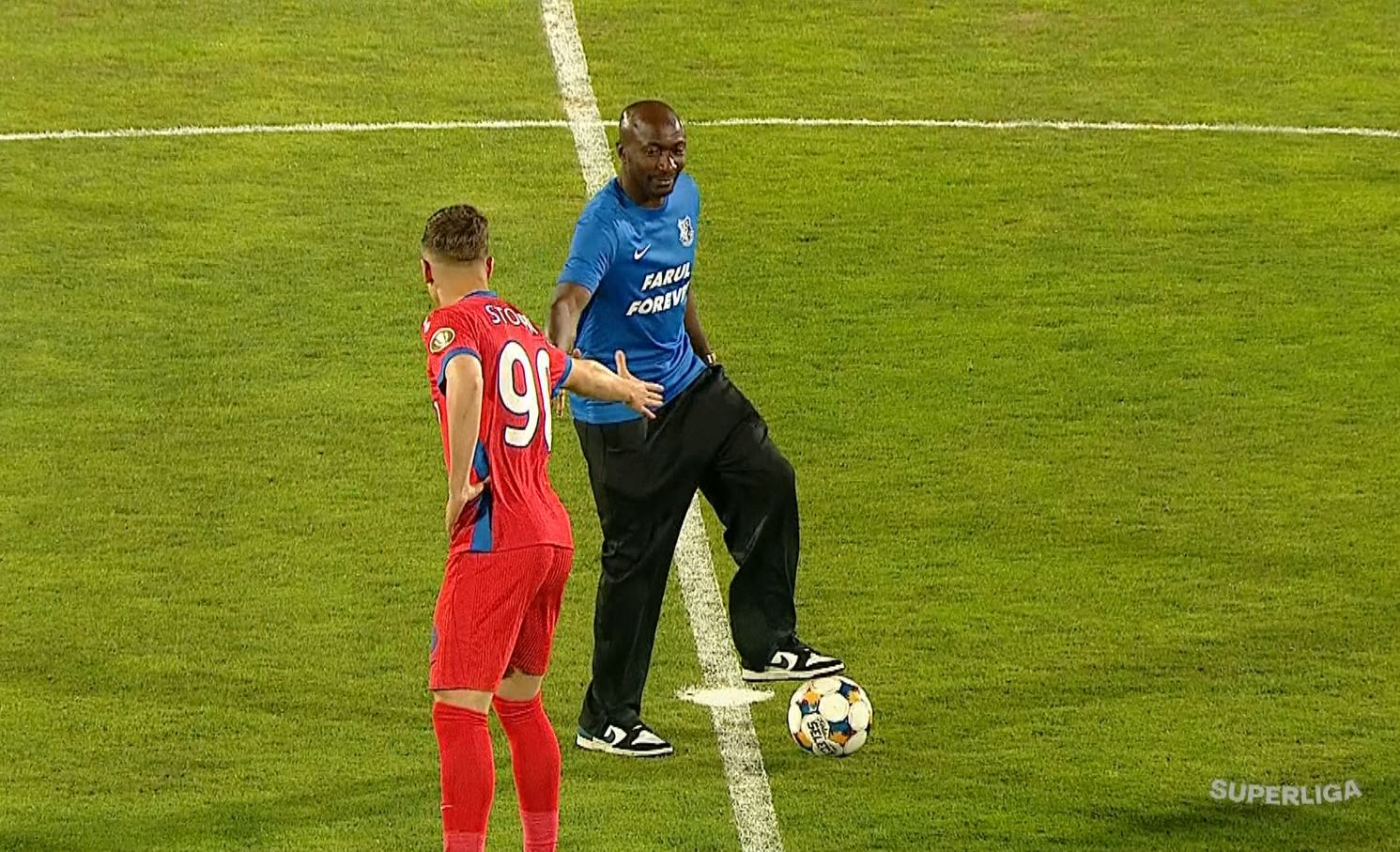 Imagine Stire Surpriză înainte de Farul - FCSB! Cine a dat lovitura de începere la Ovidiu | 2review.ro