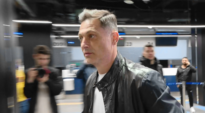 Imagine Stire Mirel Rădoi a plecat din România să semneze cu Gaziantep! Singurele cuvinte spuse la aeroport | 2review.ro