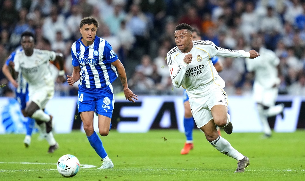 Imagine Stire Real Madrid - Alaves 2-1 | Euro-goluri, trei bare și ”Galacticii” sunt la 6 puncte de Barcelona | 2review.ro