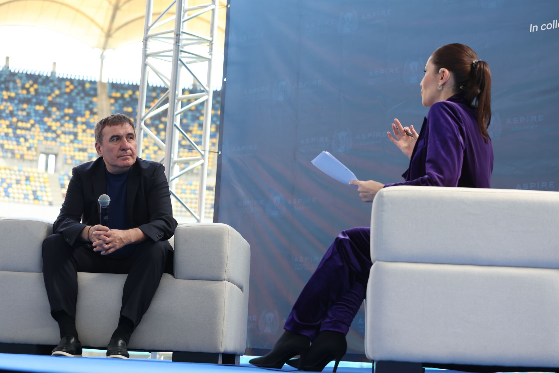 Imagine Stire Peste 800 de participanți la FRF Youth Coaching Summit! Gică Hagi și Ilie Dumitrescu, printre numele mari prezente | 2review.ro