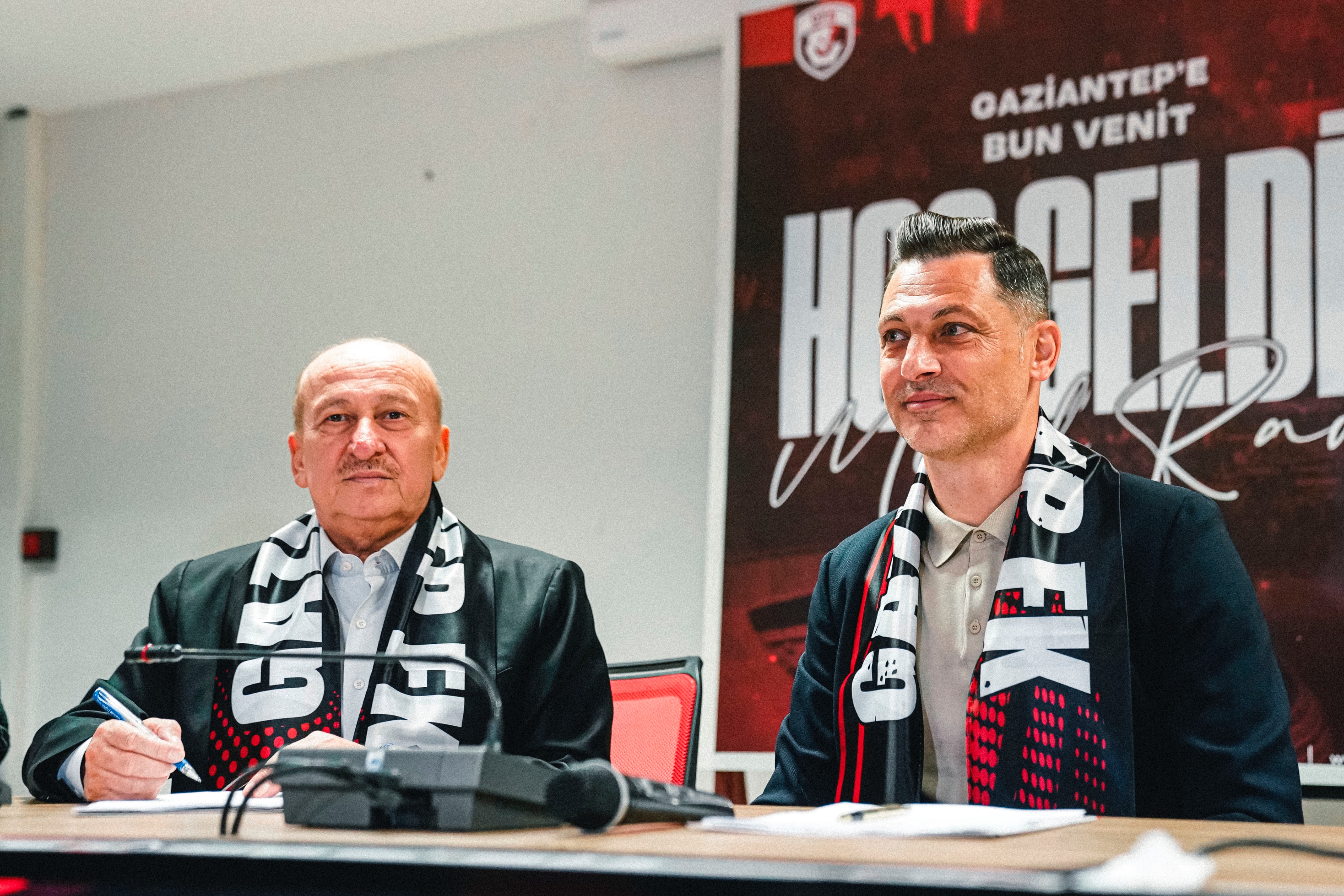 Imagine Stire Președintele lui Gaziantep, anunț clar la prezentarea lui Mirel Rădoi: ”Cea mai mare dorință” | 2review.ro