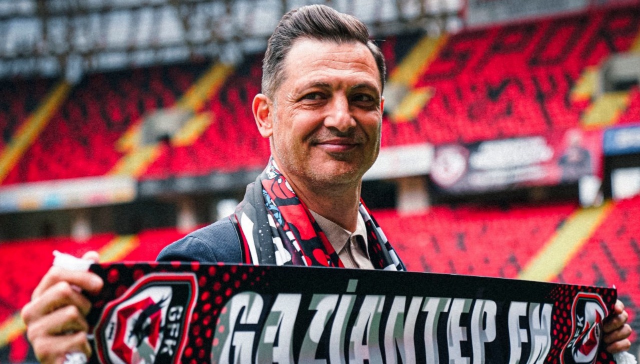 Imagine Stire Cum l-au numit turcii pe Mirel Rădoi, după ce a lăsat-o pe FCSB și a semnat cu Gaziantep | 2review.ro