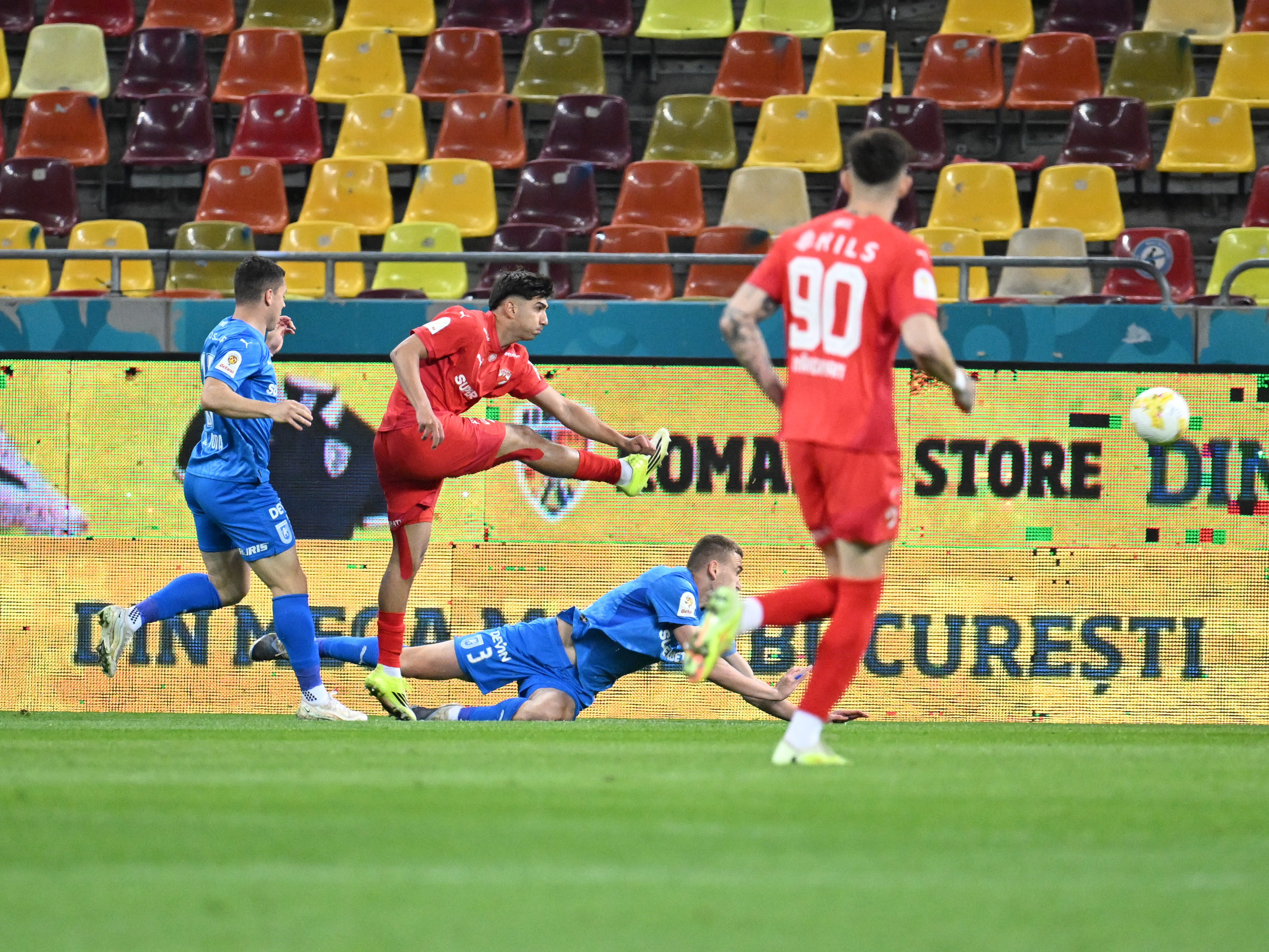 Imagine Stire Dinamo - Universitatea Craiova 0-0, ACUM, DGS1, în semifinalele Cupei României. U Cluj își află adversara | 2review.ro