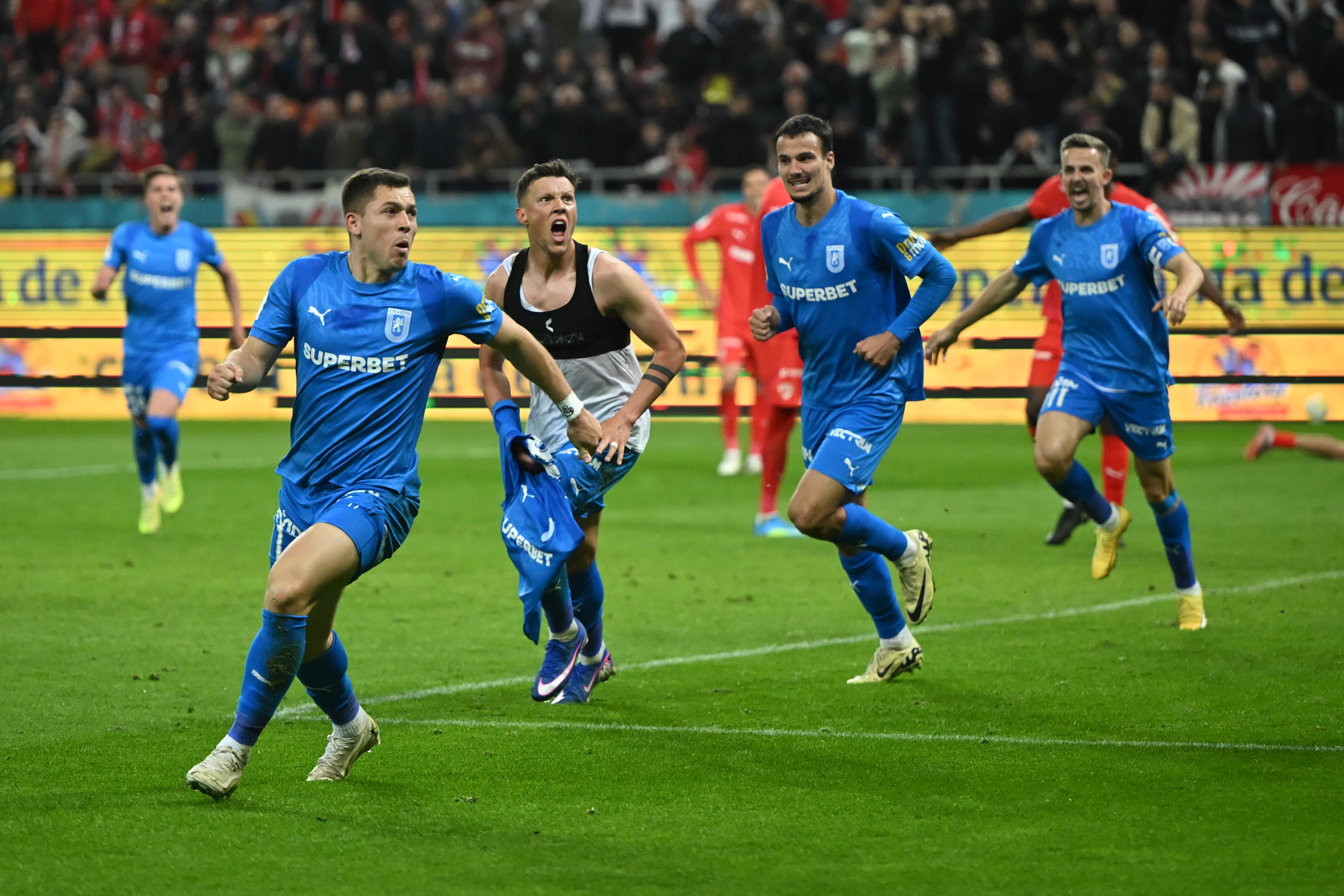 Imagine Stire Dinamo - Universitatea Craiova 1-1 (1-4 d.l.d.). Oltenii s-au calificat în finala Cupei României, unde dau peste U Cluj | 2review.ro