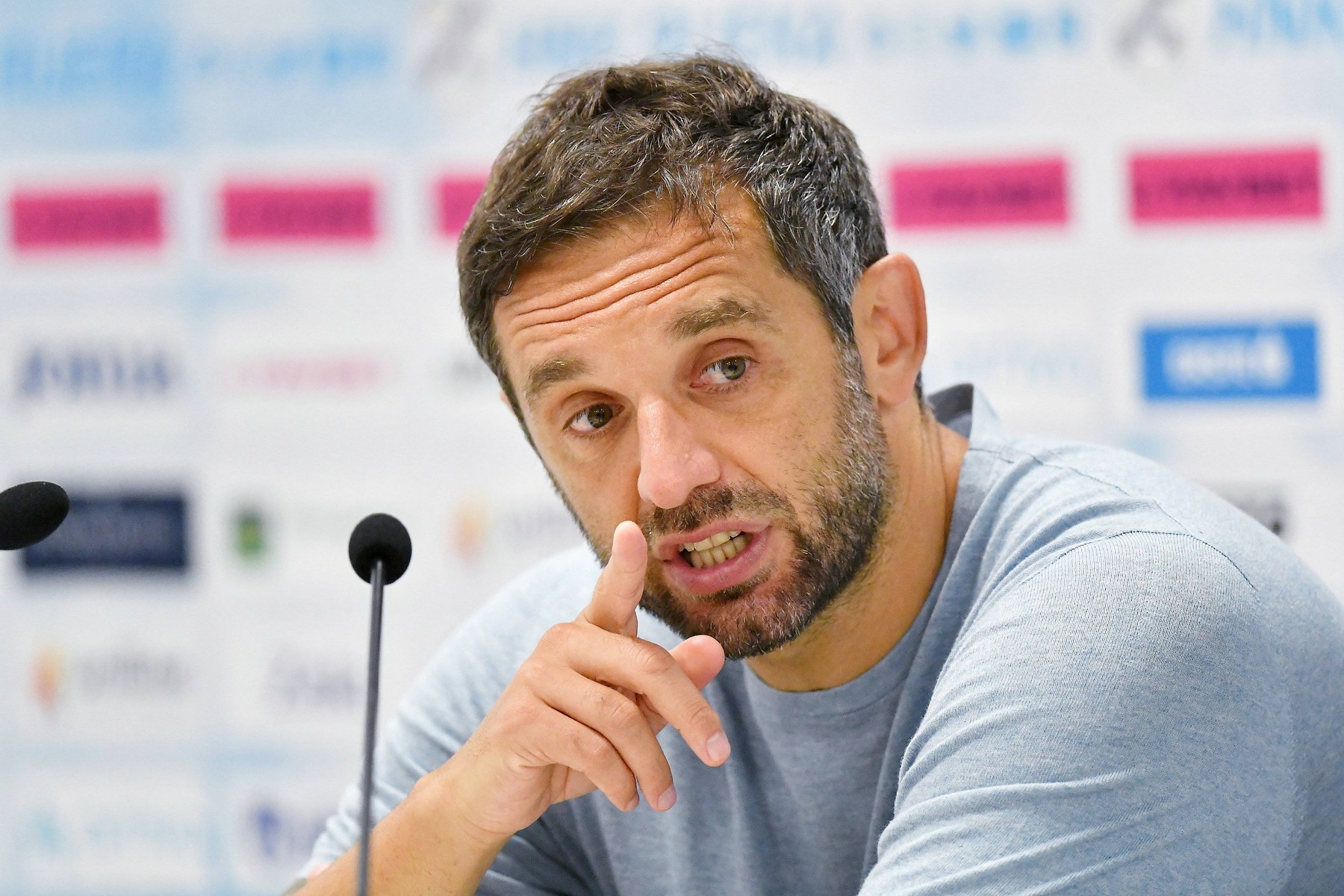 Imagine Stire Primul antrenor propus la FCSB după demisia lui Rădoi: sezonul trecut a produs o surpriză uriașă și a luat campionatul! | 2review.ro