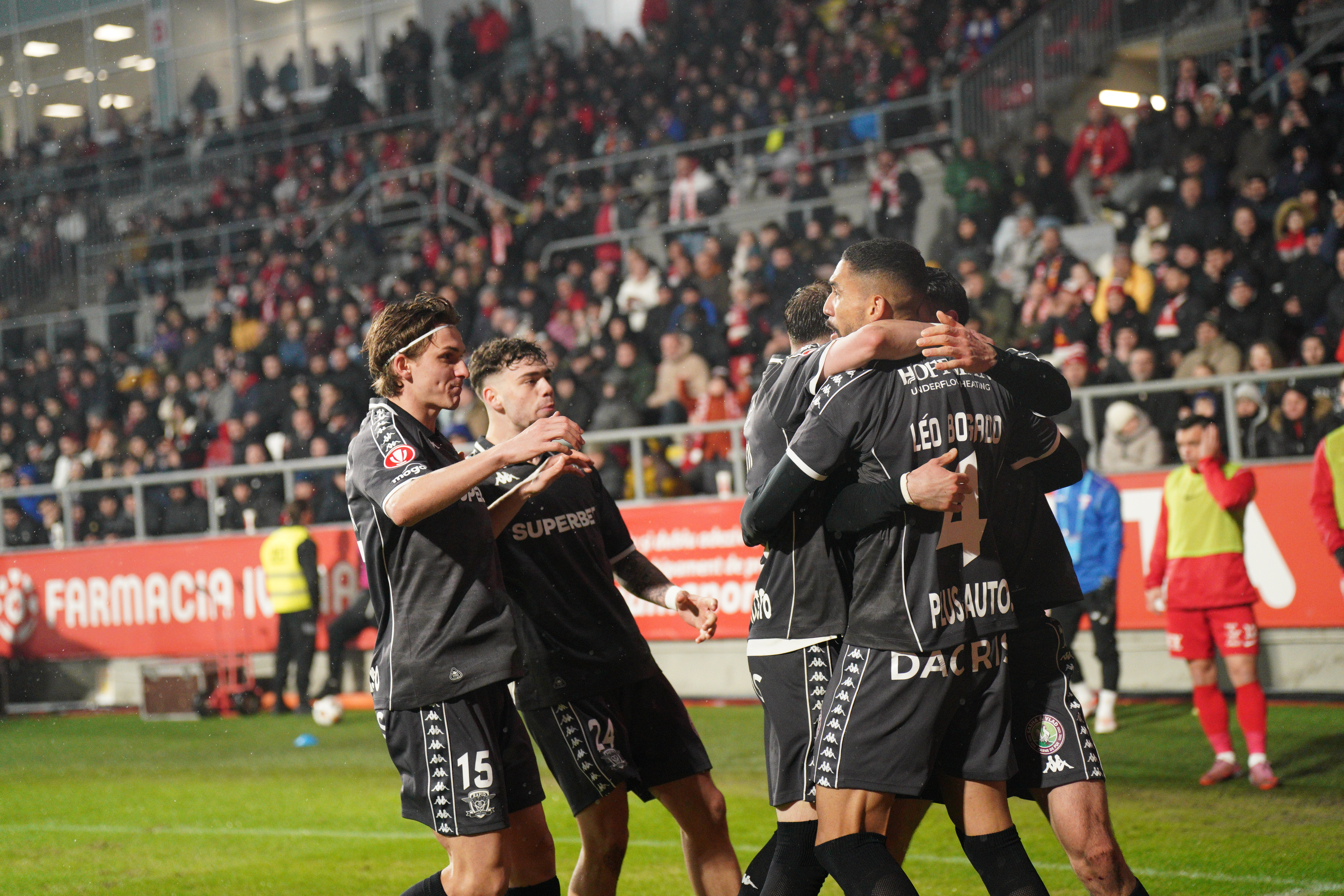 Imagine Stire OUT de la Rapid: ”Pleacă sigur”. Jucătorul de 1.200.000 € se întoarce la altă echipă din SuperLigă | 2review.ro