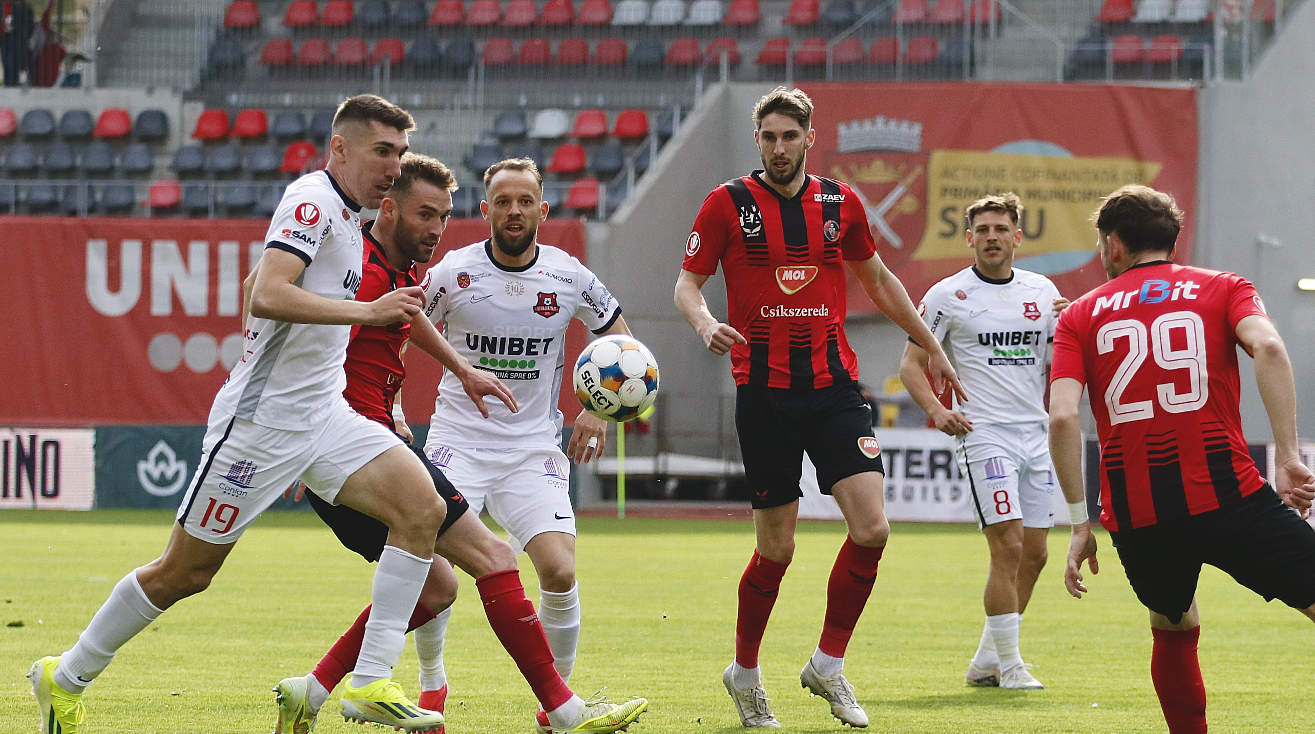 Imagine Stire Hermannstadt - Csikszereda 0-0, ACUM, la DGS 1. Duel echilibrat la Sibiu | 2review.ro