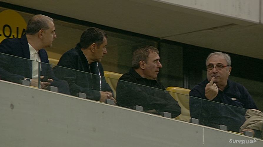 Imagine Stire Primul om pe care Gică Hagi îl aduce la echipa națională! Surprins lângă ”Rege” la FCSB - Petrolul | 2review.ro