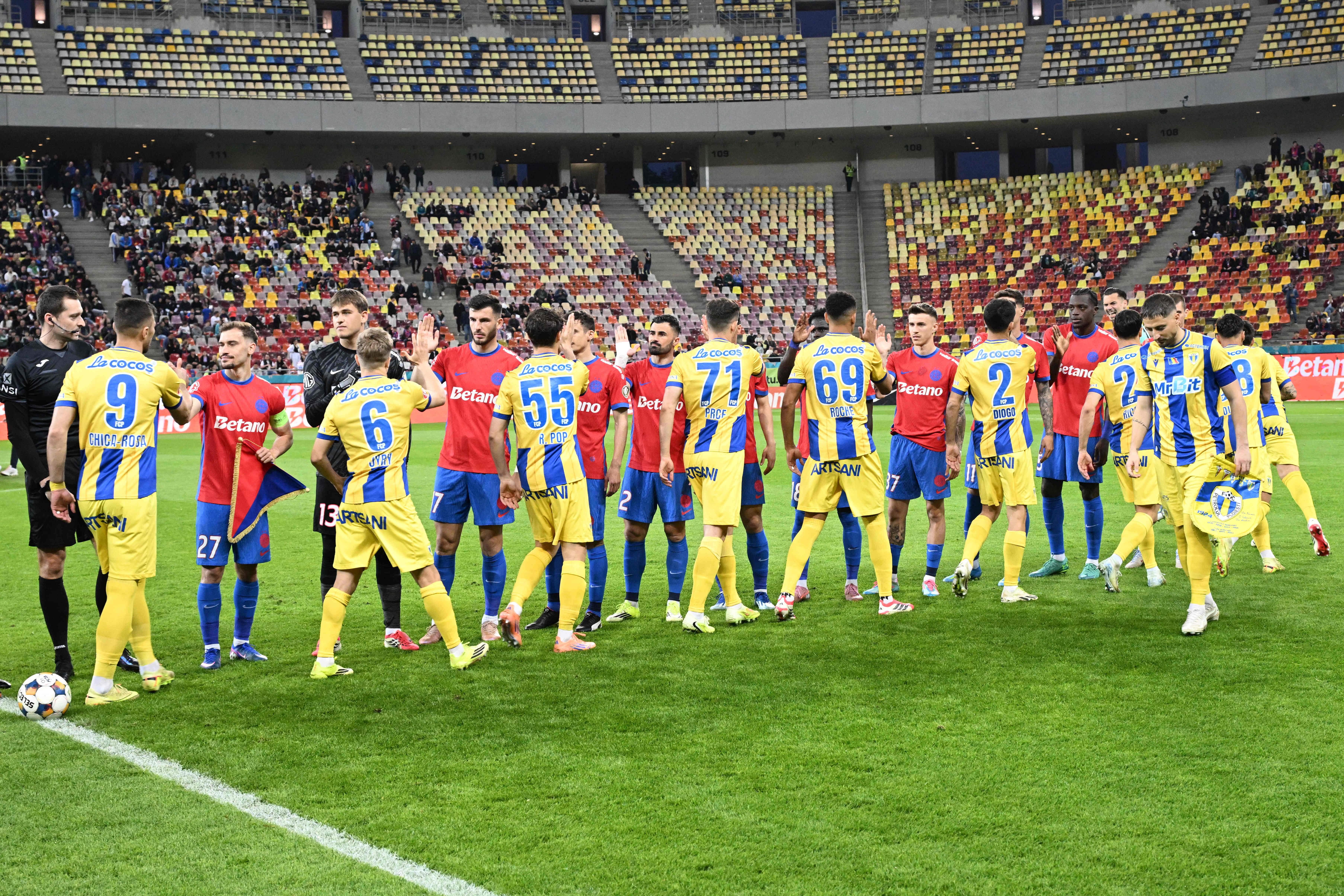 Imagine Stire Câți spectatori au fost prezenți la FCSB - Petrolul, primul meci după plecarea lui Mirel Rădoi | 2review.ro