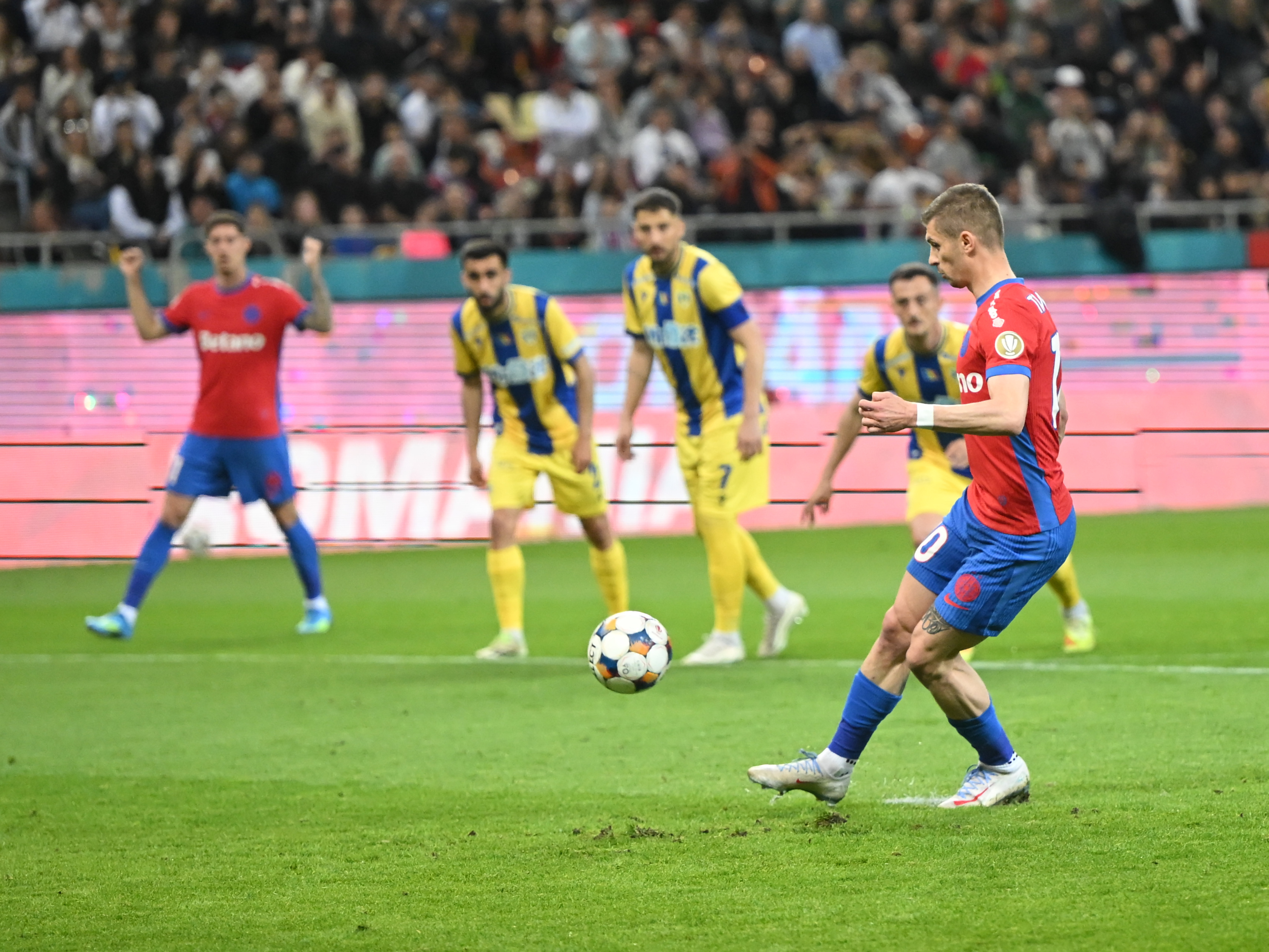 Marius Lăcătuș a văzut execuția din penalty a lui Florin Tănase și a spus-o direct: "Nu-mi plăcea"