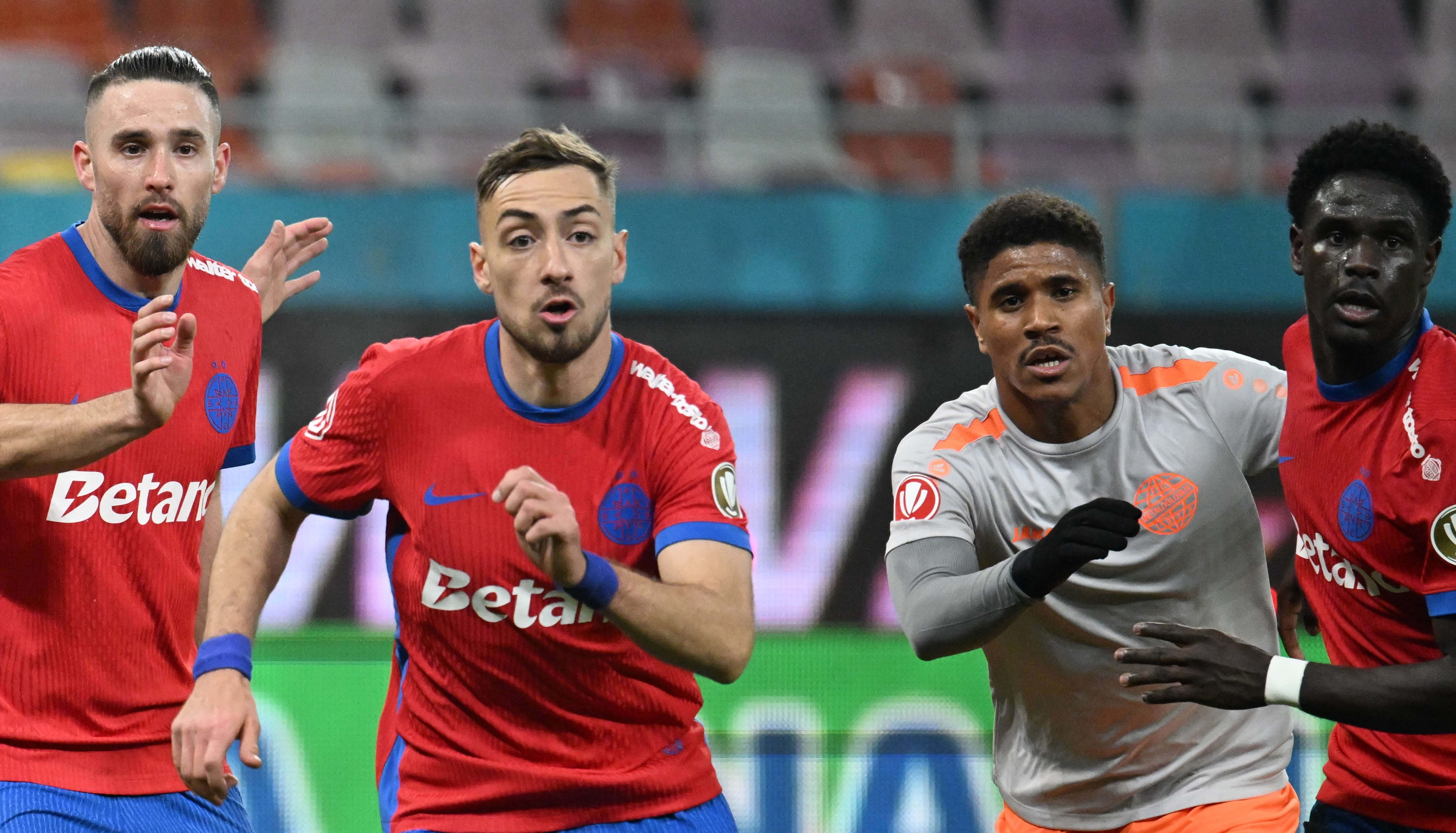 Imagine Stire Gigi Becali caută înlocuitor pentru fotbalistul adus în iarnă la FCSB! De ce este nemulțumit patronul | 2review.ro