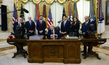 Trump Hosts Israeli And Lebanese Envoys In The Oval Office