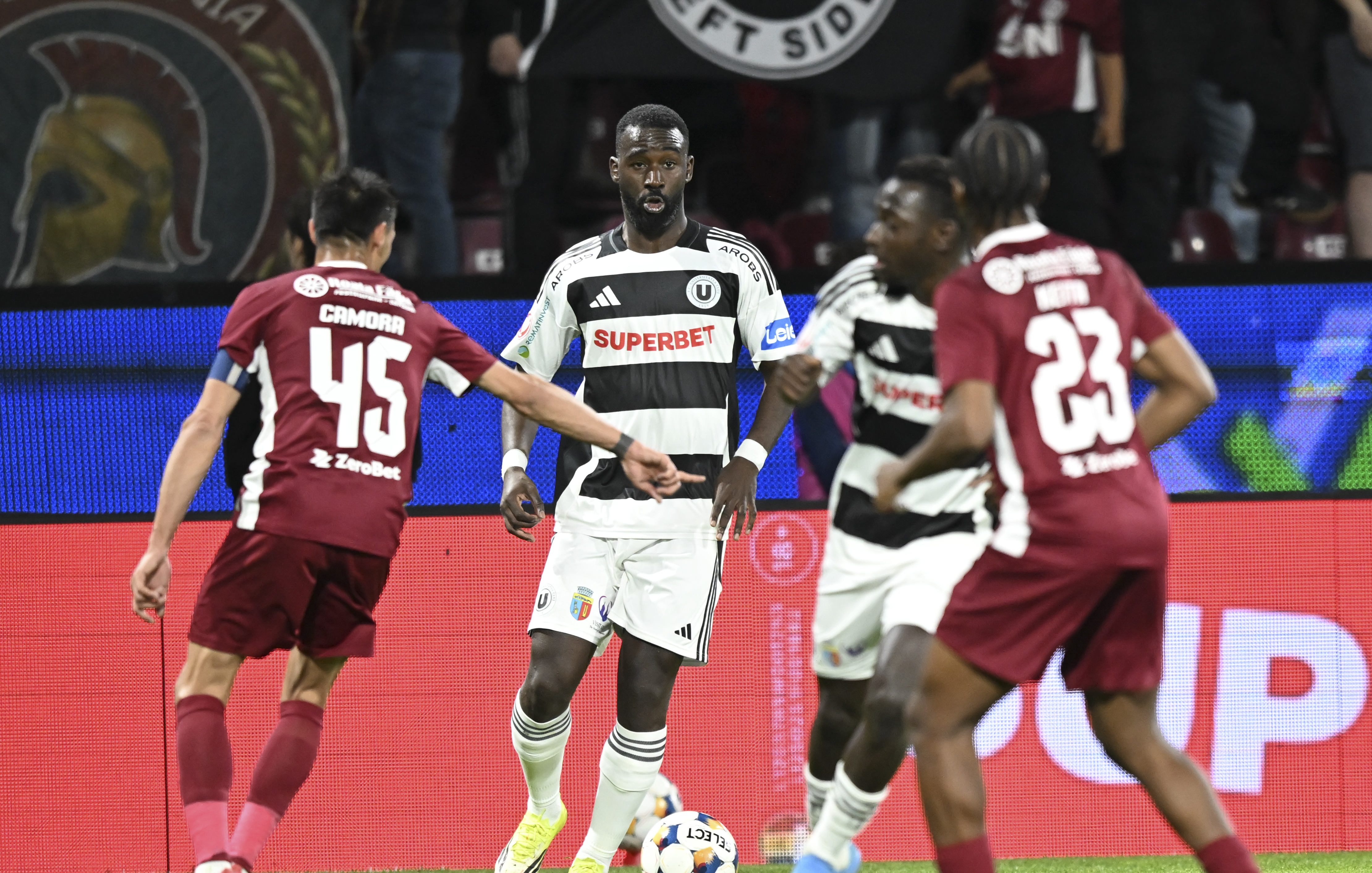 Imagine Stire CFR Cluj - U Cluj 0-0, ACUM, la Digi Sport 1. Oaspeții au încercat să marcheze din ”foarfecă” | 2review.ro