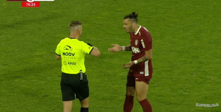 Imagine Stire Decizie controversată luată de Szabolcs Kovacs la CFR Cluj - ”U” Cluj! L-a iertat de eliminare pe Karlo Muhar | 2review.ro