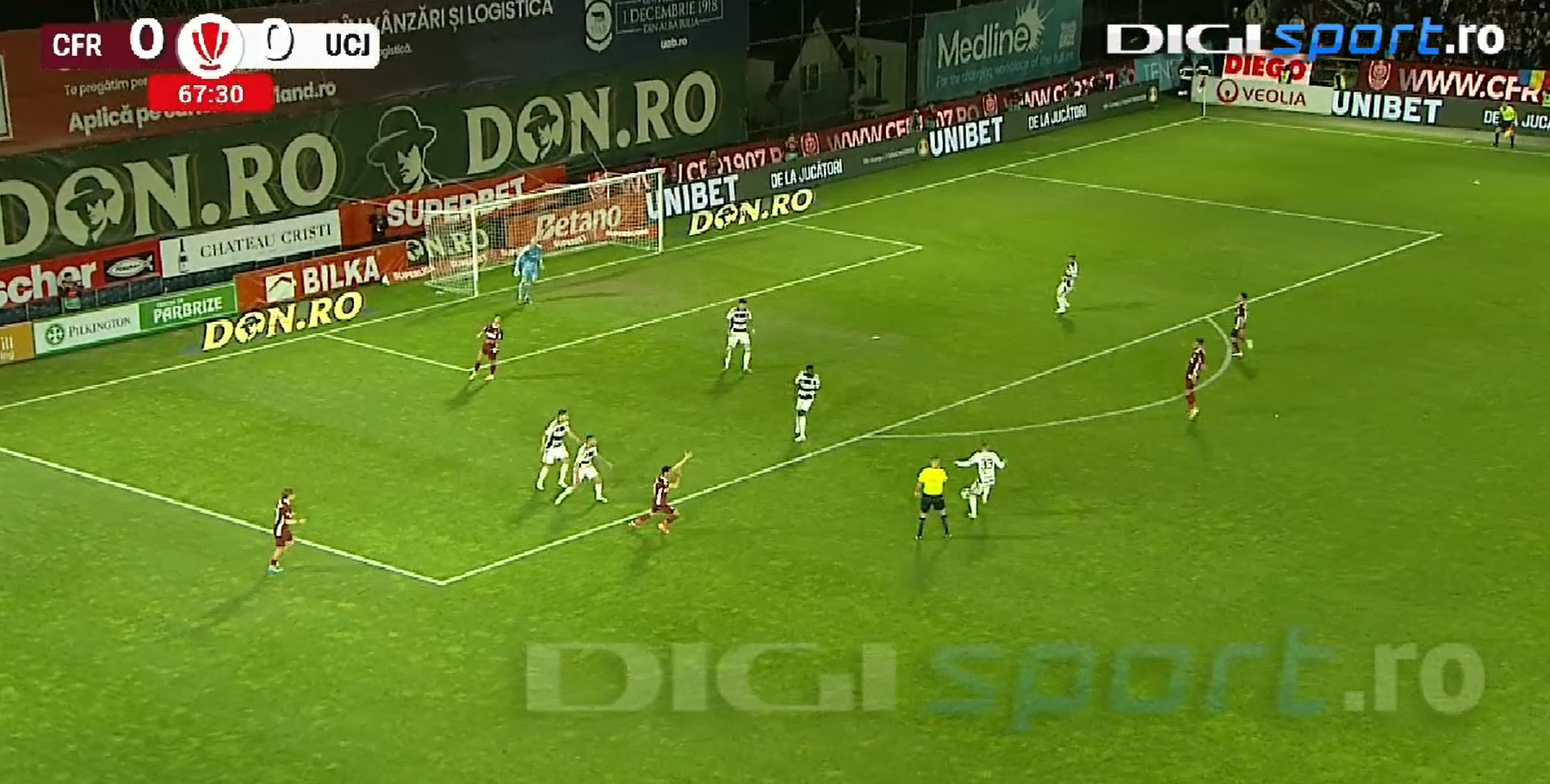 Imagine Stire Ce penalty a primit CFR în partida cu ”U” Cluj: ”Nu a ezitat Kovacs!”. Jucătorilor nu le-a venit să creadă | 2review.ro