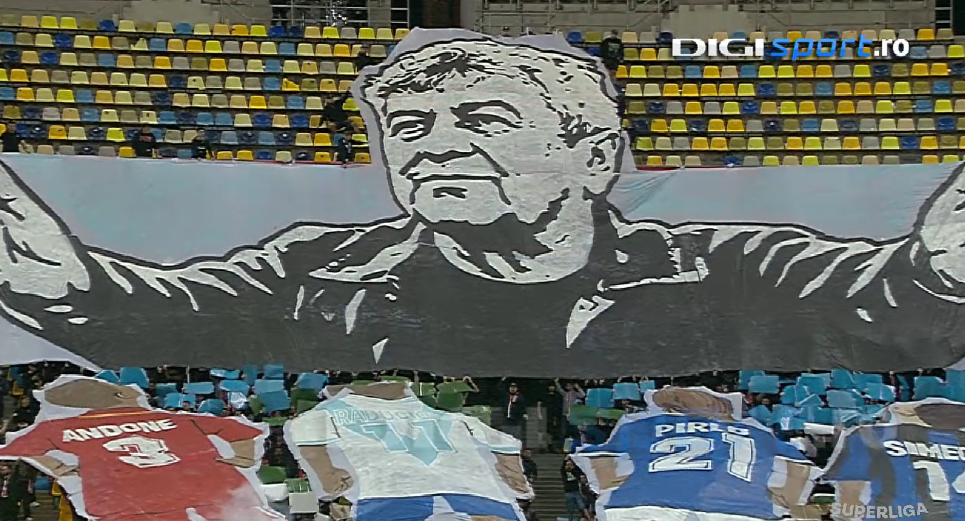 Imagine Stire Emoționant! Suporterii lui Dinamo, scenografie superbă pentru Mircea Lucescu: Hagi, Andreea Pirlo și Diego Simeone | 2review.ro