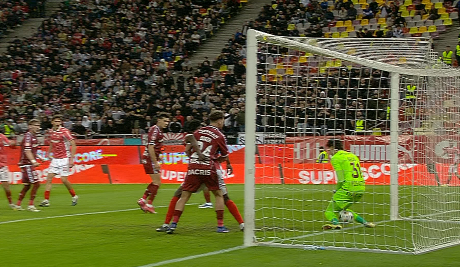 Imagine Stire ”Tăiați” de Brici(u)! Debutantul de la Rapid, gafă uriașă cu Dinamo | 2review.ro