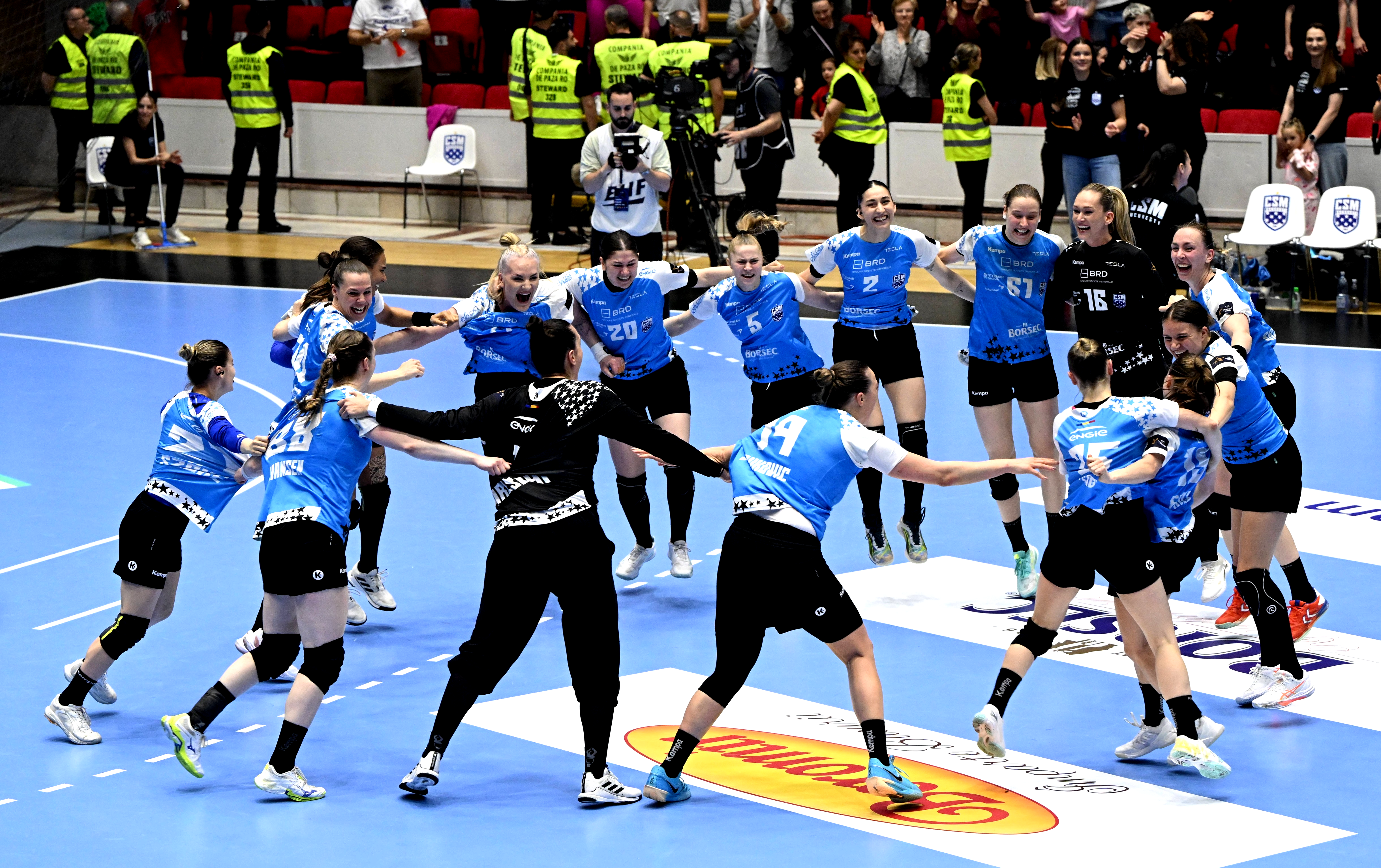 Imagine Stire Ce reacție a apărut în Danemarca, după ce CSM a eliminat-o pe Esbjerg: Cât se poate de penibil | 2review.ro